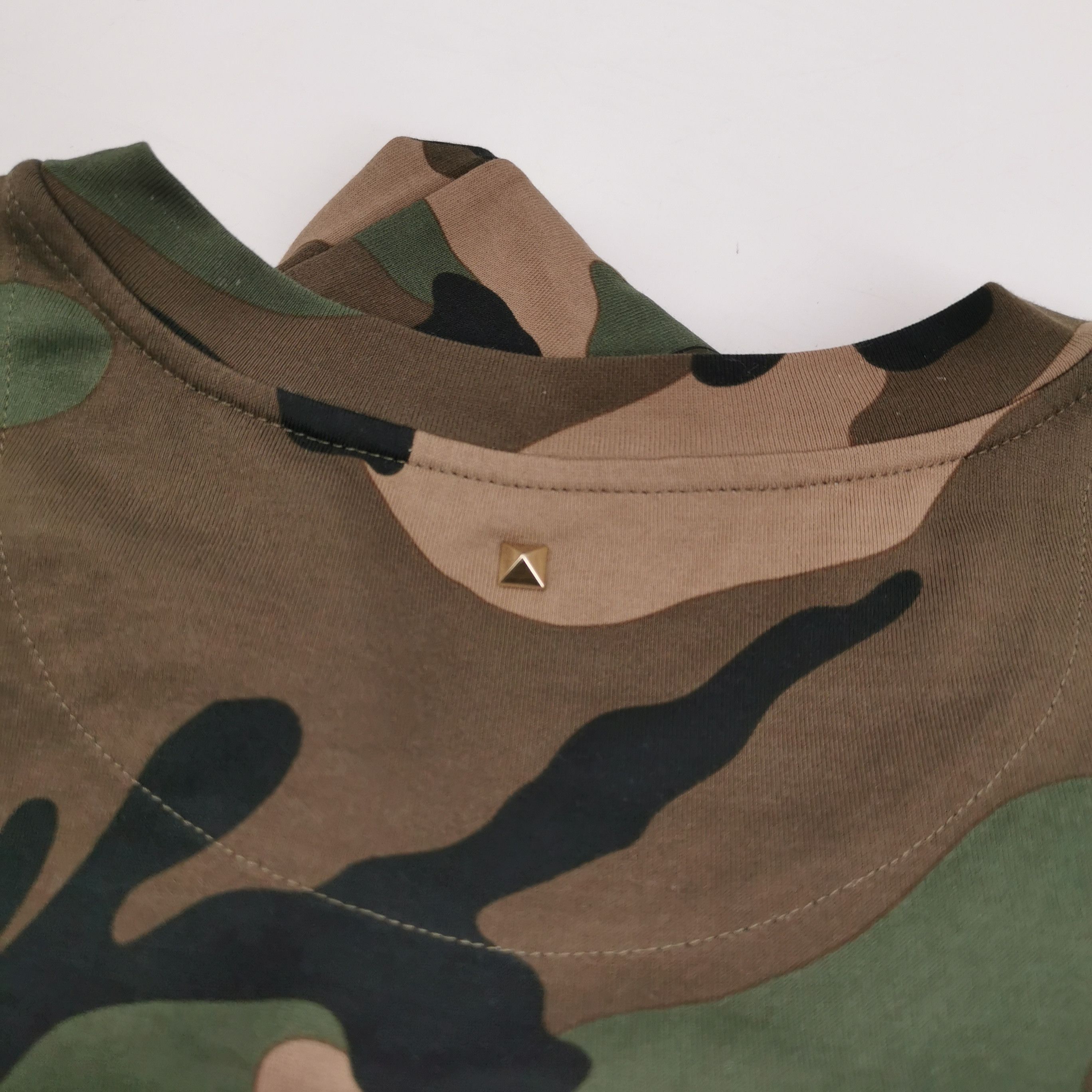 Valentino Valentino Camo Butterfly Print T-Shirt Size M Size US M / EU 48-50 / 2 - 4 Thumbnail