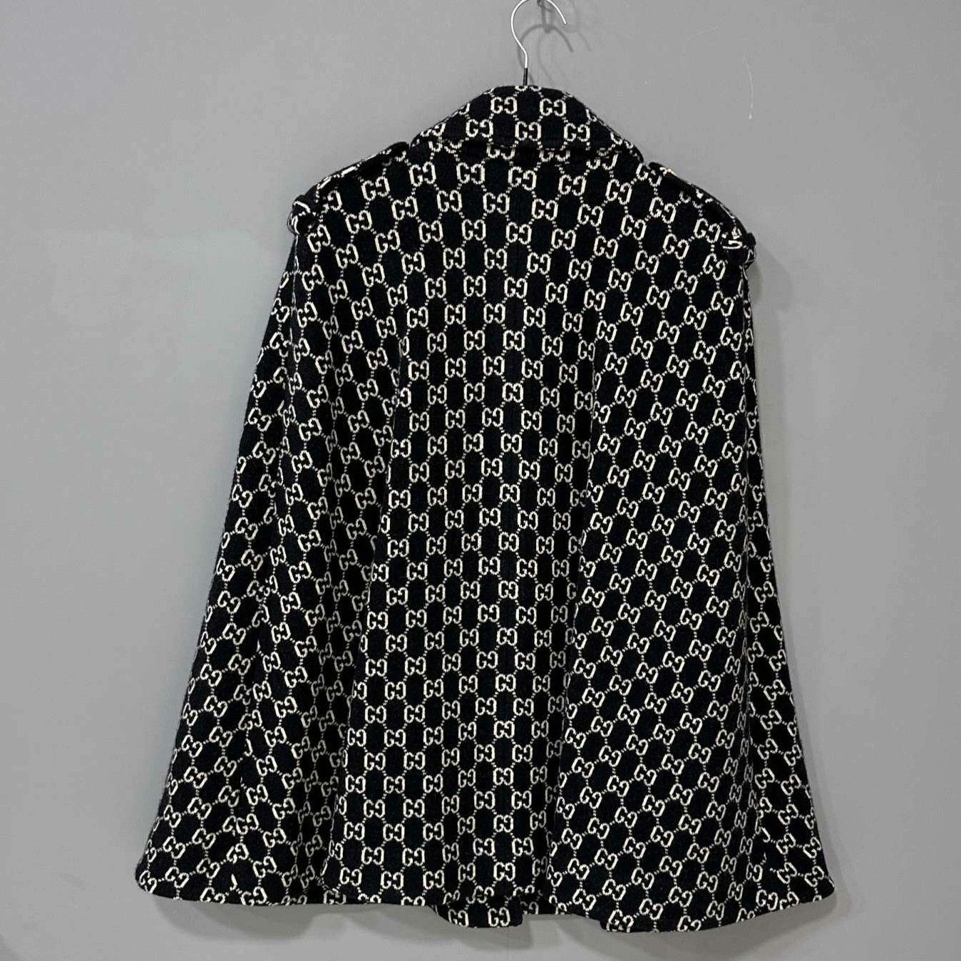 Gucci Gucci Gold Coat M Women Size M / US 6-8 / IT 42-44 - 3 Thumbnail