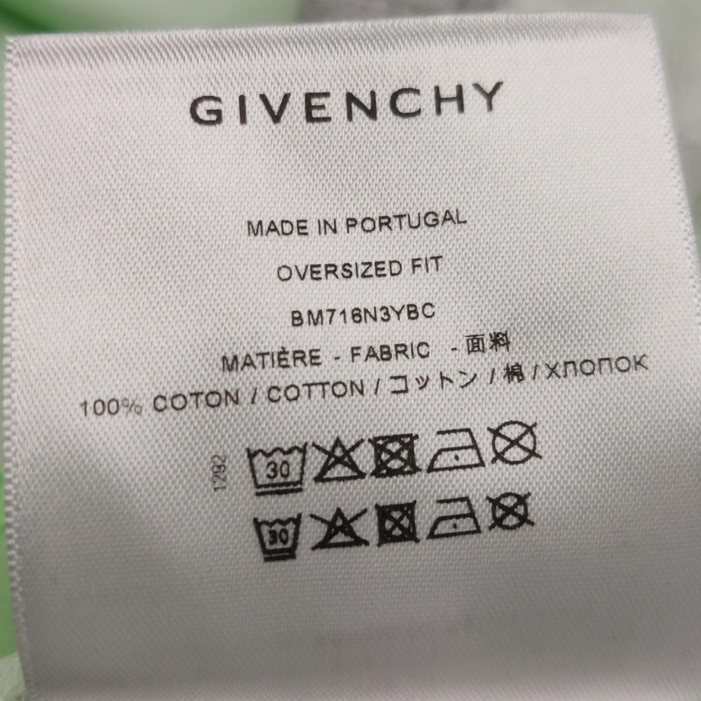 Givenchy Givenchy Padlock Print T-Shirt XS Size US XS / EU 42 / 0 - 9 Thumbnail