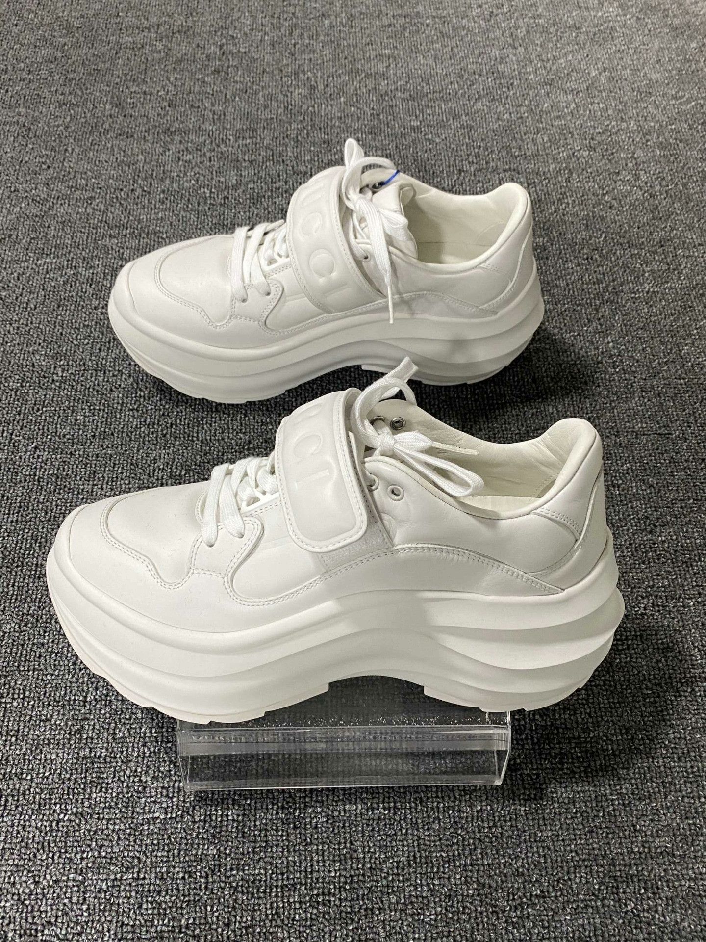 Gucci Gucci Lowtop Sneakers us_7 Women Size US 7 / IT 37 - 4 Thumbnail