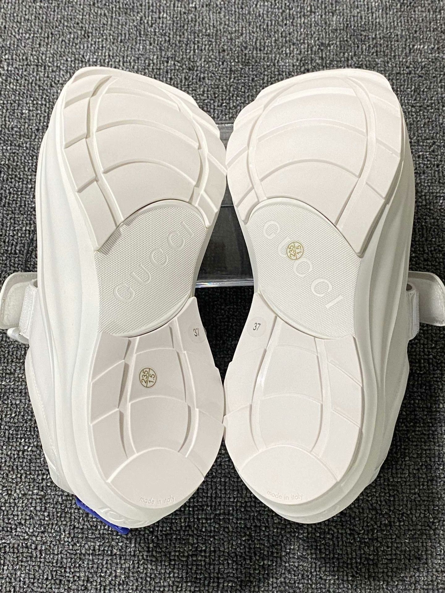 Gucci Gucci Lowtop Sneakers us_7 Women Size US 7 / IT 37 - 6 Thumbnail