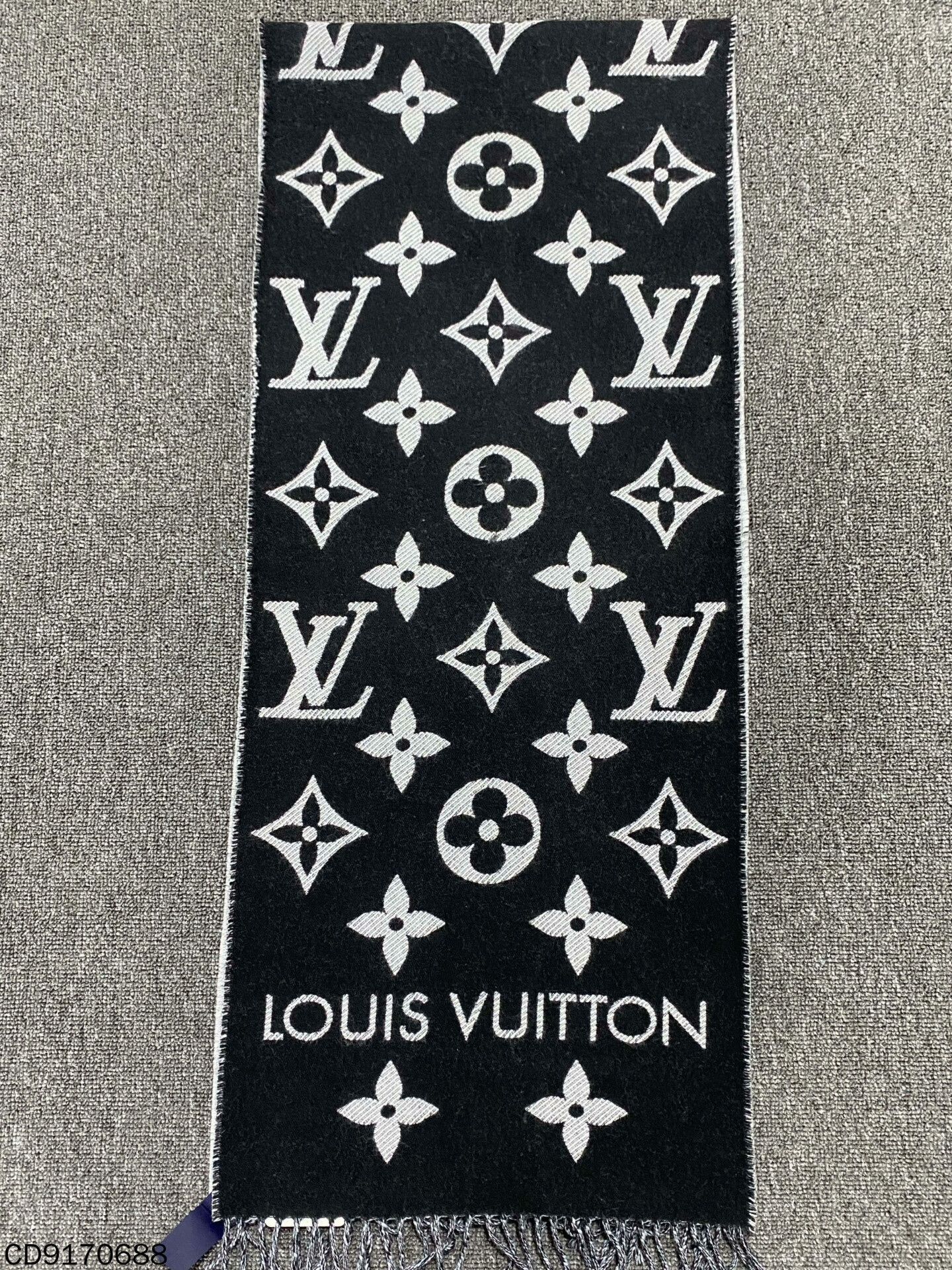 Louis Vuitton Louis Vuitton Wool Gray Scarf one size Men Size ONE SIZE - 2 Thumbnail