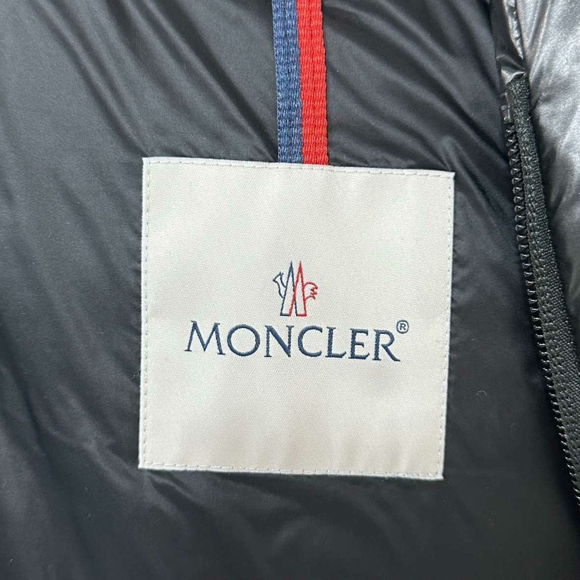 Moncler Moncler Down Vest xl Men Size US XL / EU 56 / 4 - 7 Thumbnail