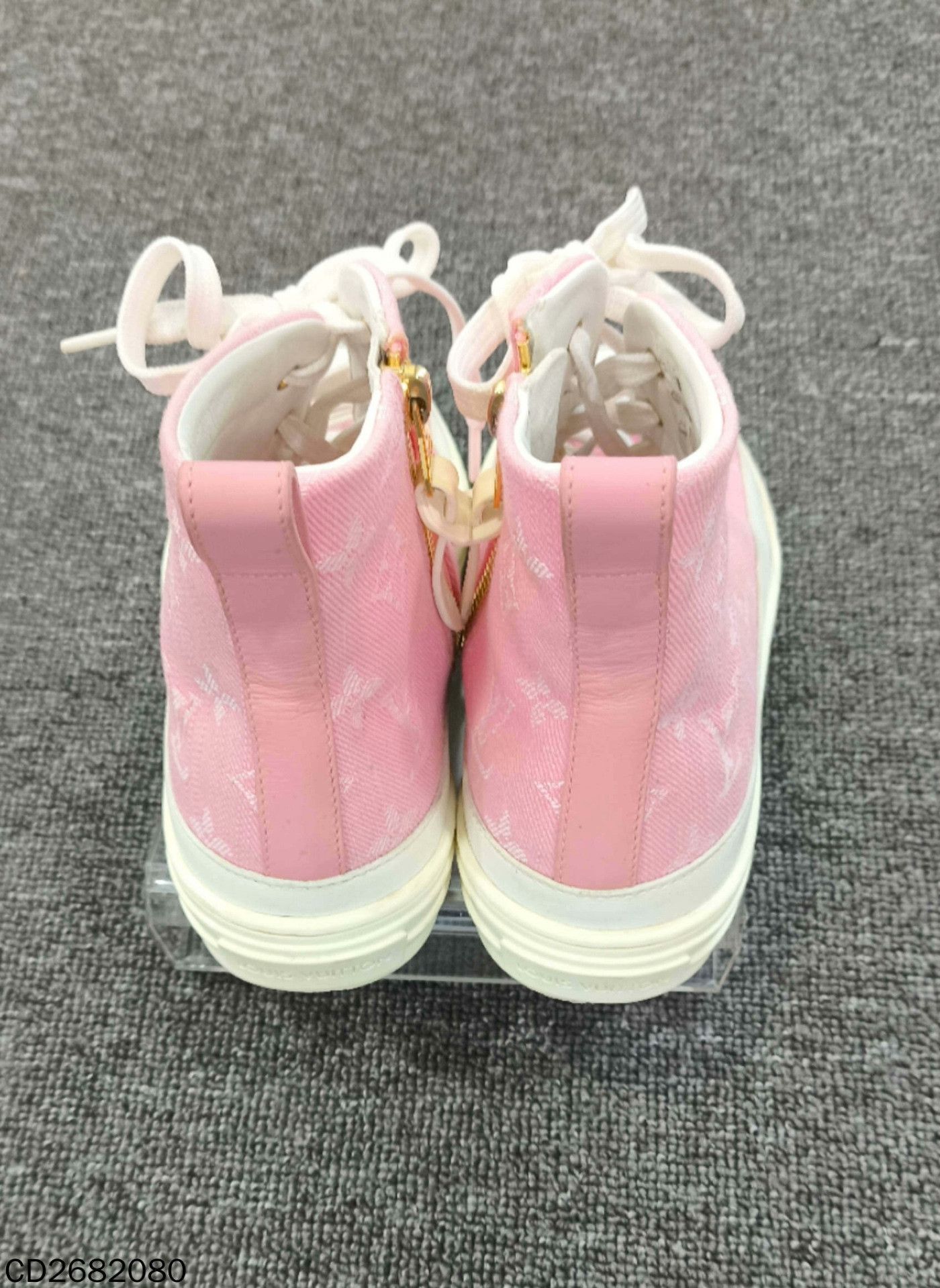 Louis Vuitton Louis Vuitton Retro Pink Lowtop Sneakers us_7-5 Women Size US 7.5 / IT 37.5 - 5 Thumbnail