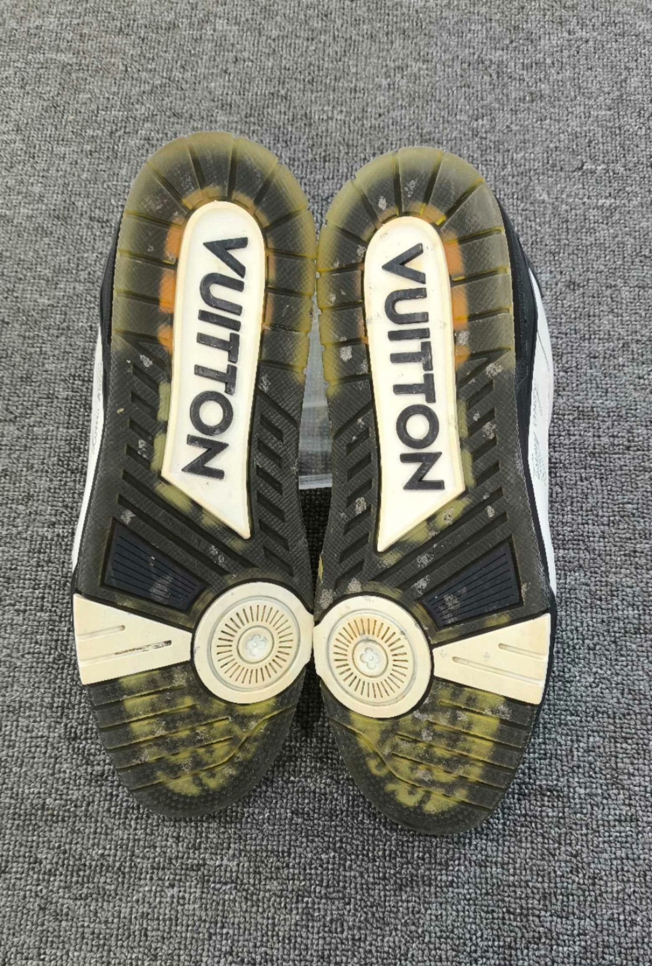 Louis Vuitton Louis Vuitton Training Black Lowtop Sneakers 9 Men Size US 9 / EU 42 - 6 Thumbnail