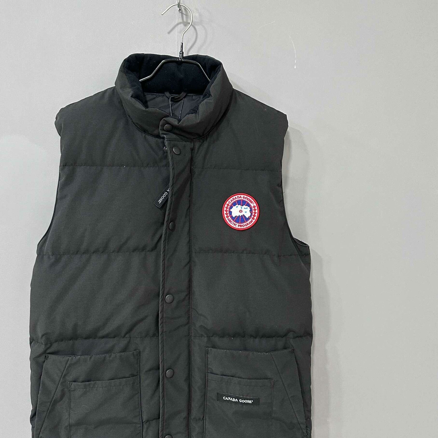 Canada Goose Canada Goose Down Black Tank Top s Men Size US S / EU 44-46 / 1 - 2 Thumbnail