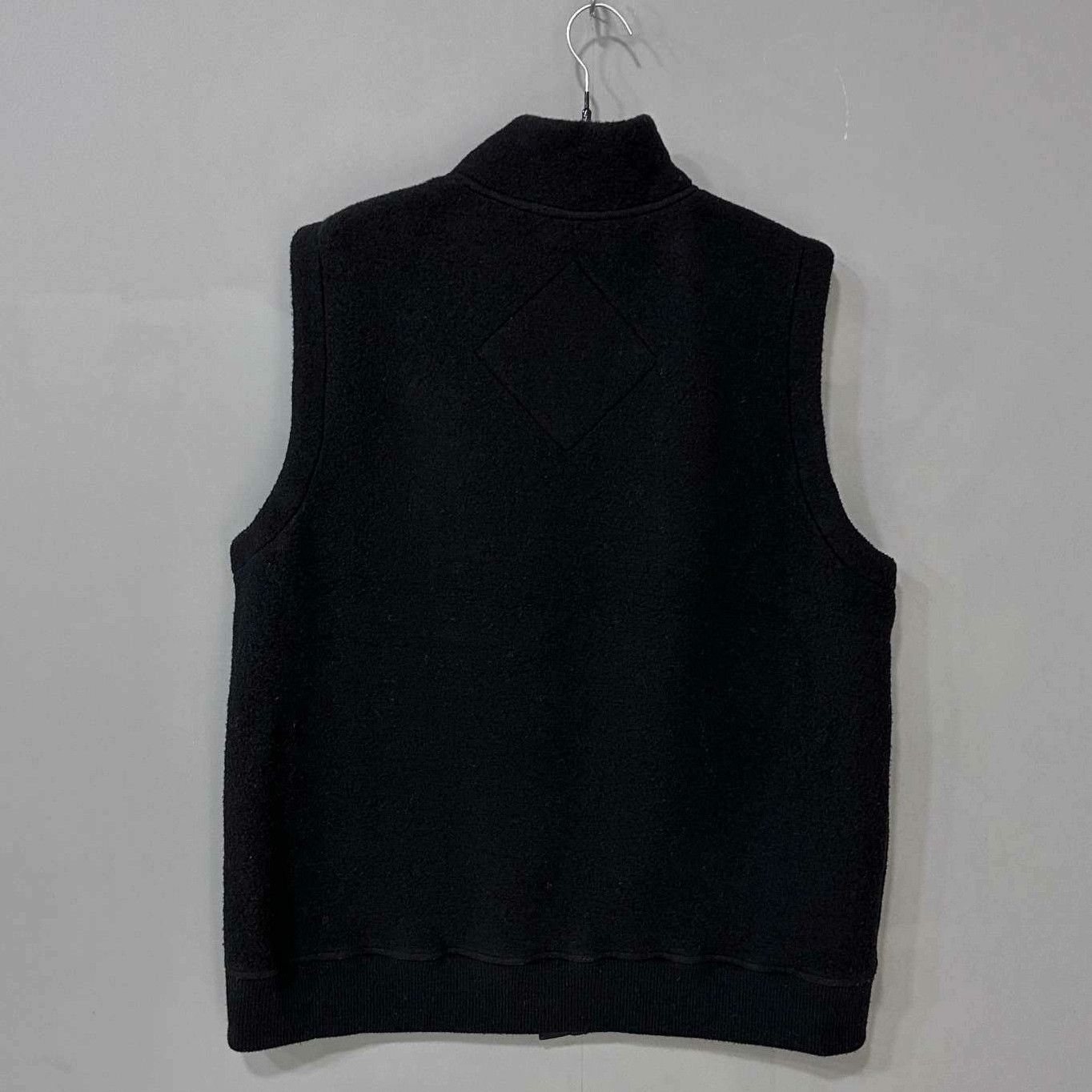 Canada Goose Canada Goose Tank Top xl Men Size US XL / EU 56 / 4 - 3 Thumbnail