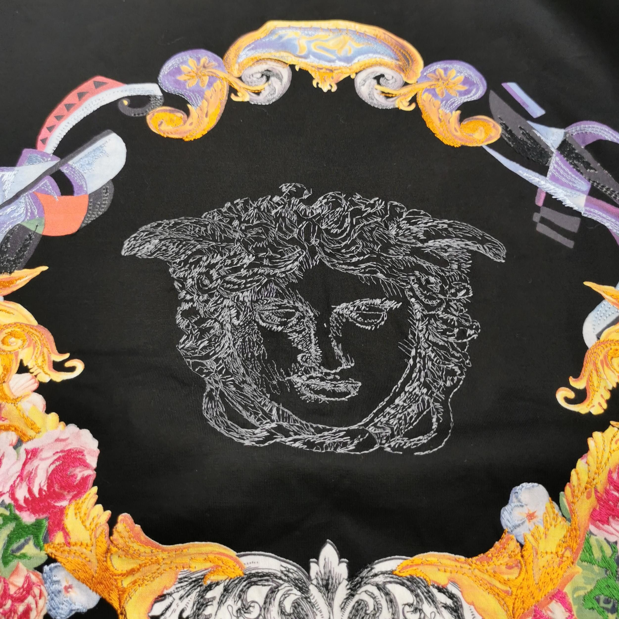 Versace Versace Medusa Graphic T-Shirt M Size US M / EU 48-50 / 2 - 4 Thumbnail