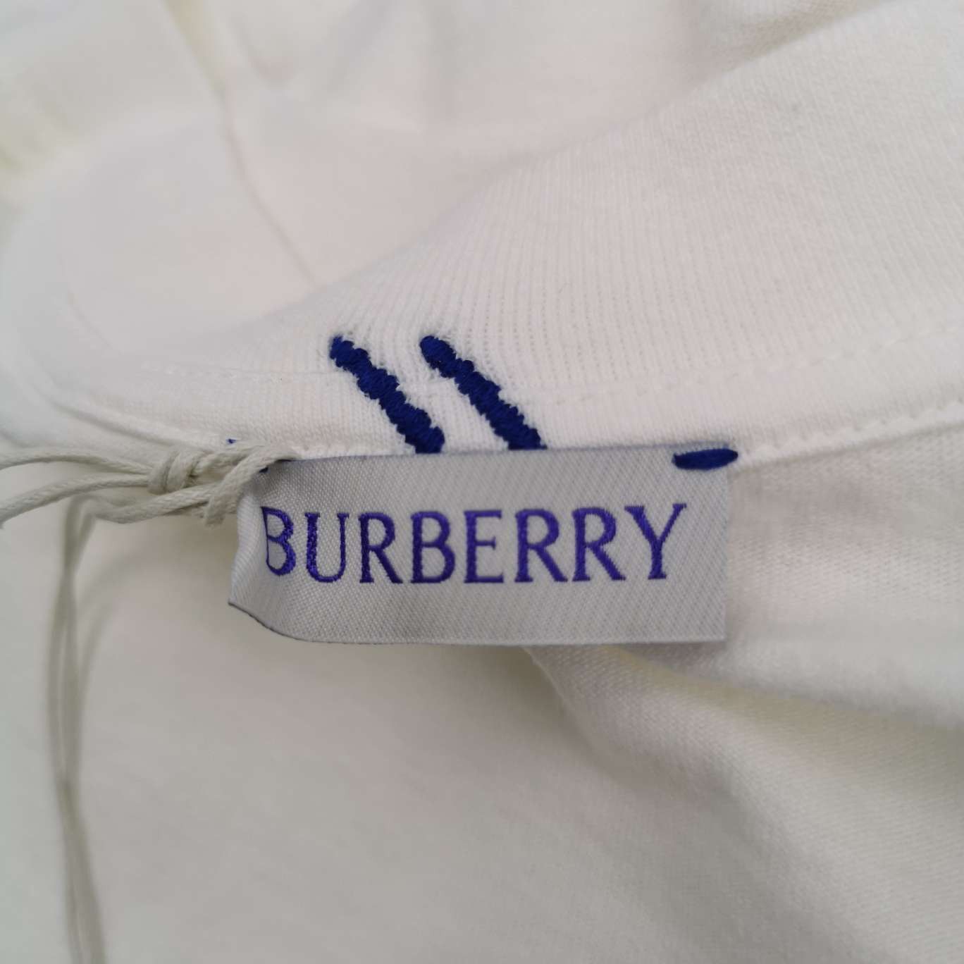 Burberry Burberry Equestrian Knight Patch T-Shirt Size S Size US S / EU 44-46 / 1 - 6 Thumbnail