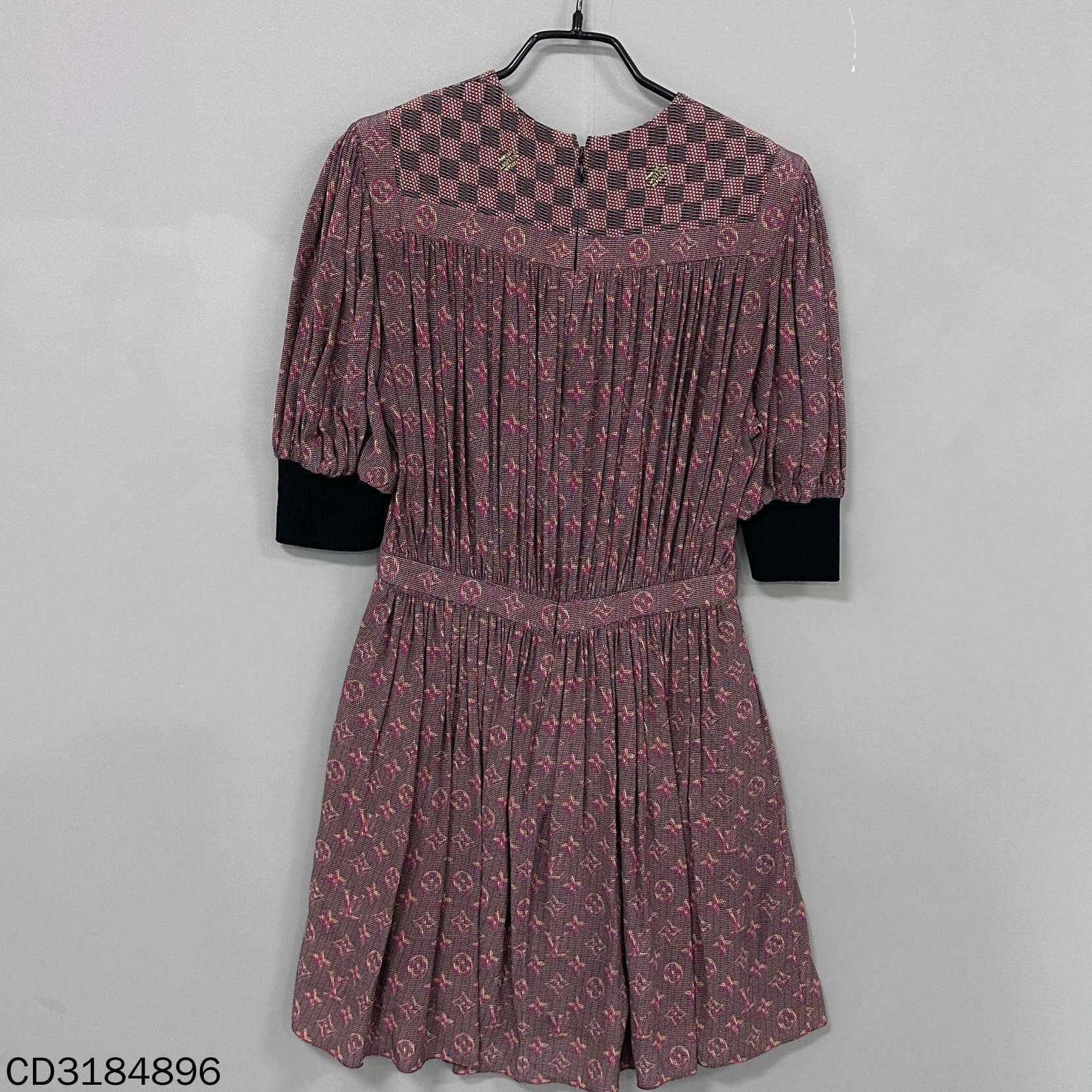 Louis Vuitton Louis Vuitton Silk Multi Dress M Women Size M / US 6-8 / IT 42-44 - 3 Thumbnail