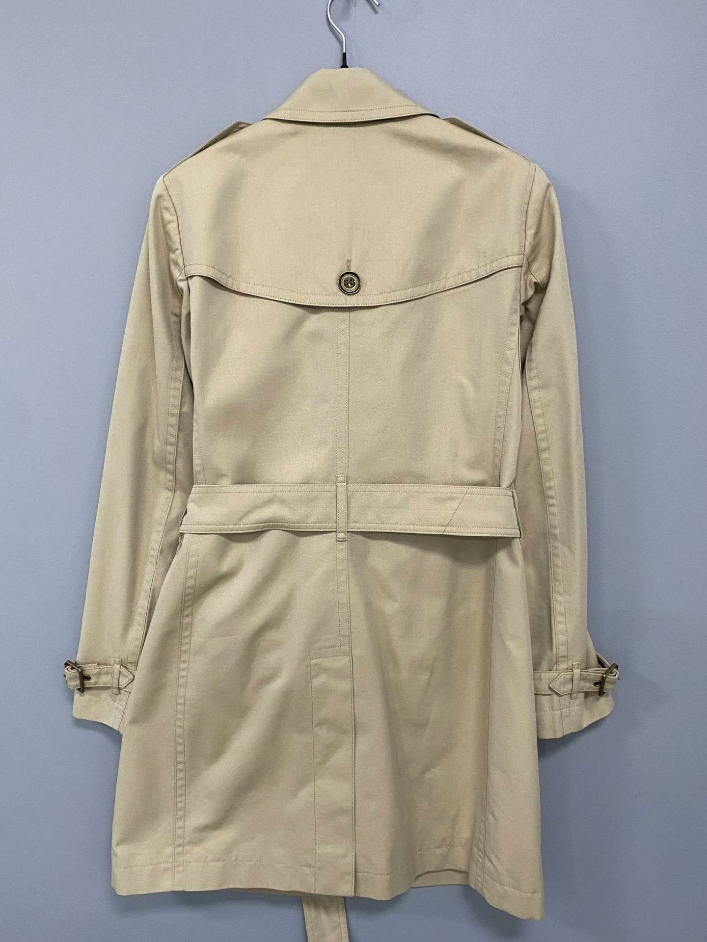 Burberry Burberry Beige Coat M Women Size M / US 6-8 / IT 42-44 - 3 Thumbnail
