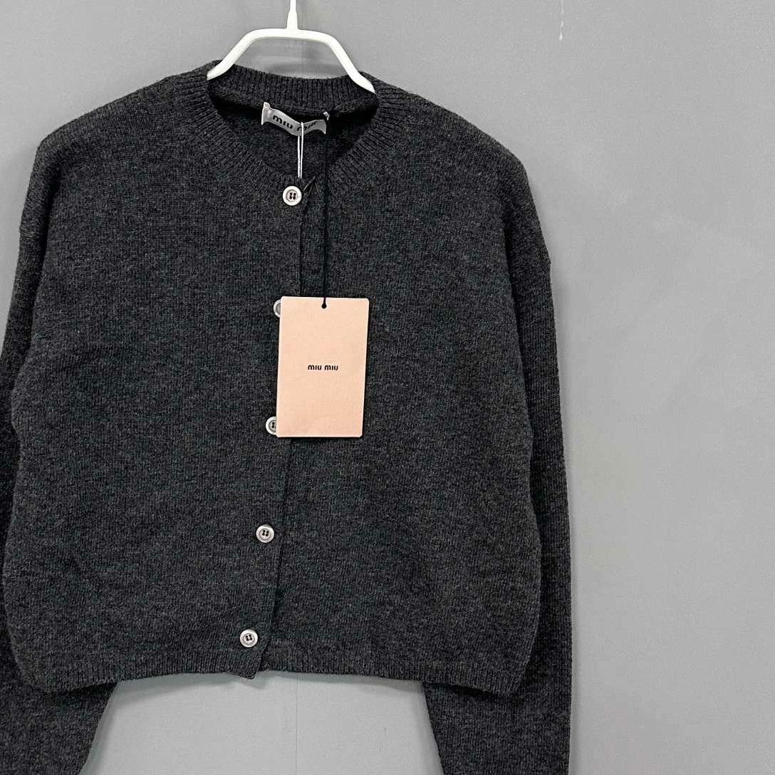 Miu Miu Miu Miu Retro Gray Sweater M Women Size M / US 6-8 / IT 42-44 - 2 Thumbnail