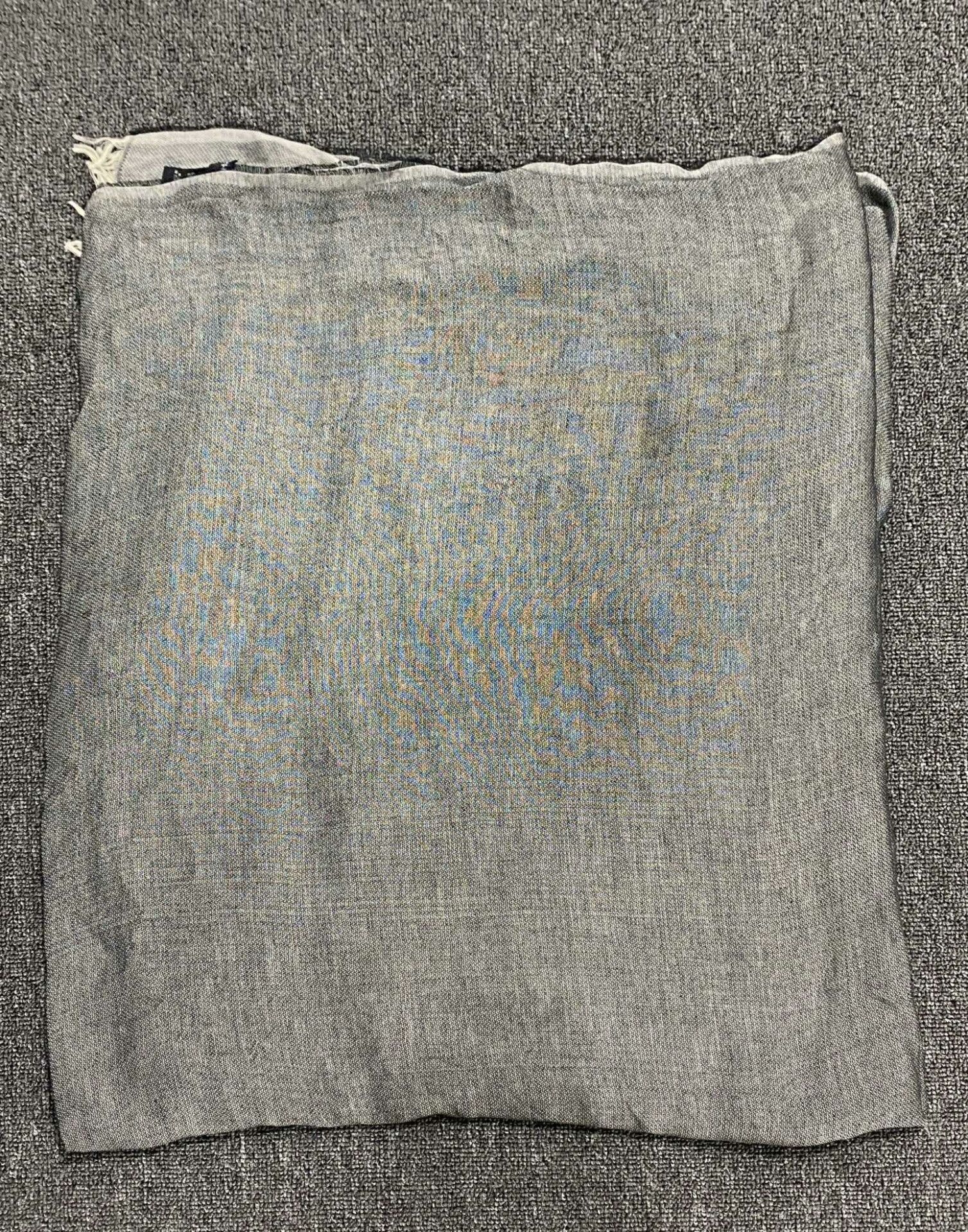 Chanel Chanel Retro Gray Scarf one size Men Size ONE SIZE - 3 Thumbnail
