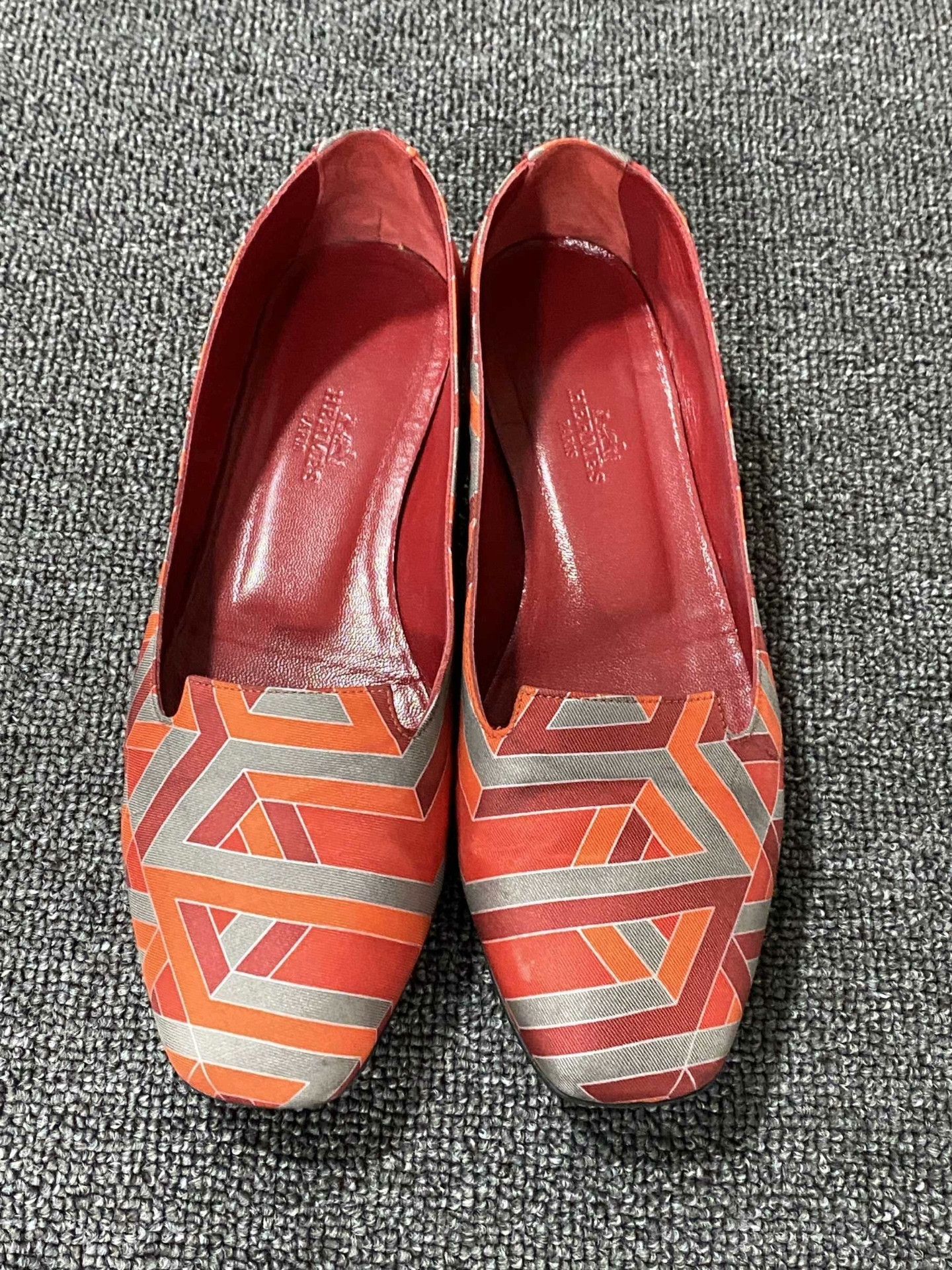 Hermes Hermes Printed Graphic Yellow Lowtop Sneakers us_6 Women Size US 6 / IT 36 - 2 Thumbnail