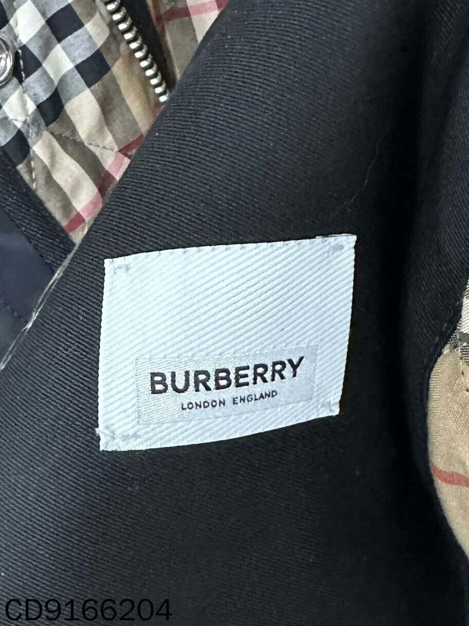 Burberry Burberry Plaid Long Black Down Jacket M Women Size M / US 6-8 / IT 42-44 - 4 Thumbnail