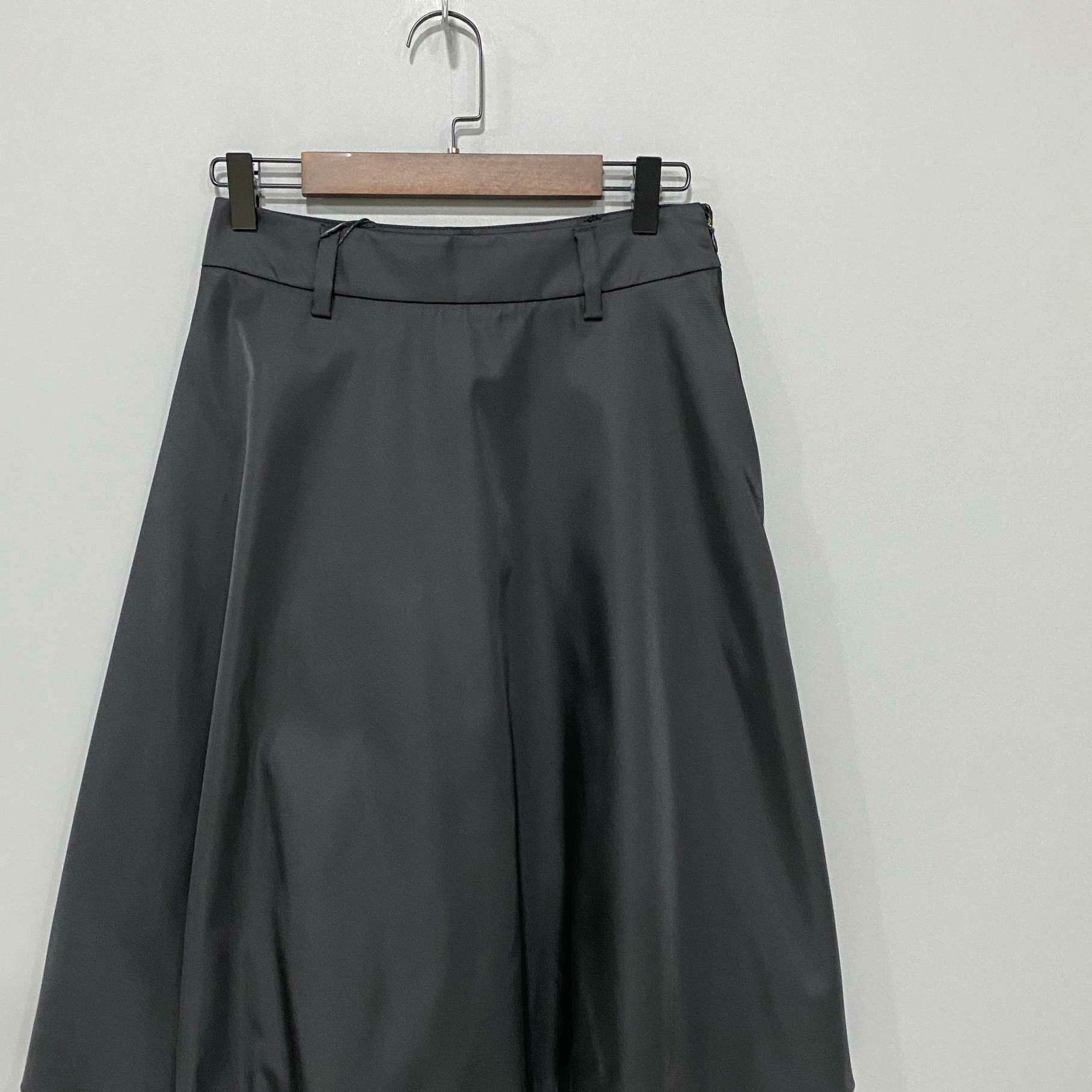 Prada Prada Retro Skirt 38 Women Size 38" / US 16 / IT 52 - 2 Thumbnail