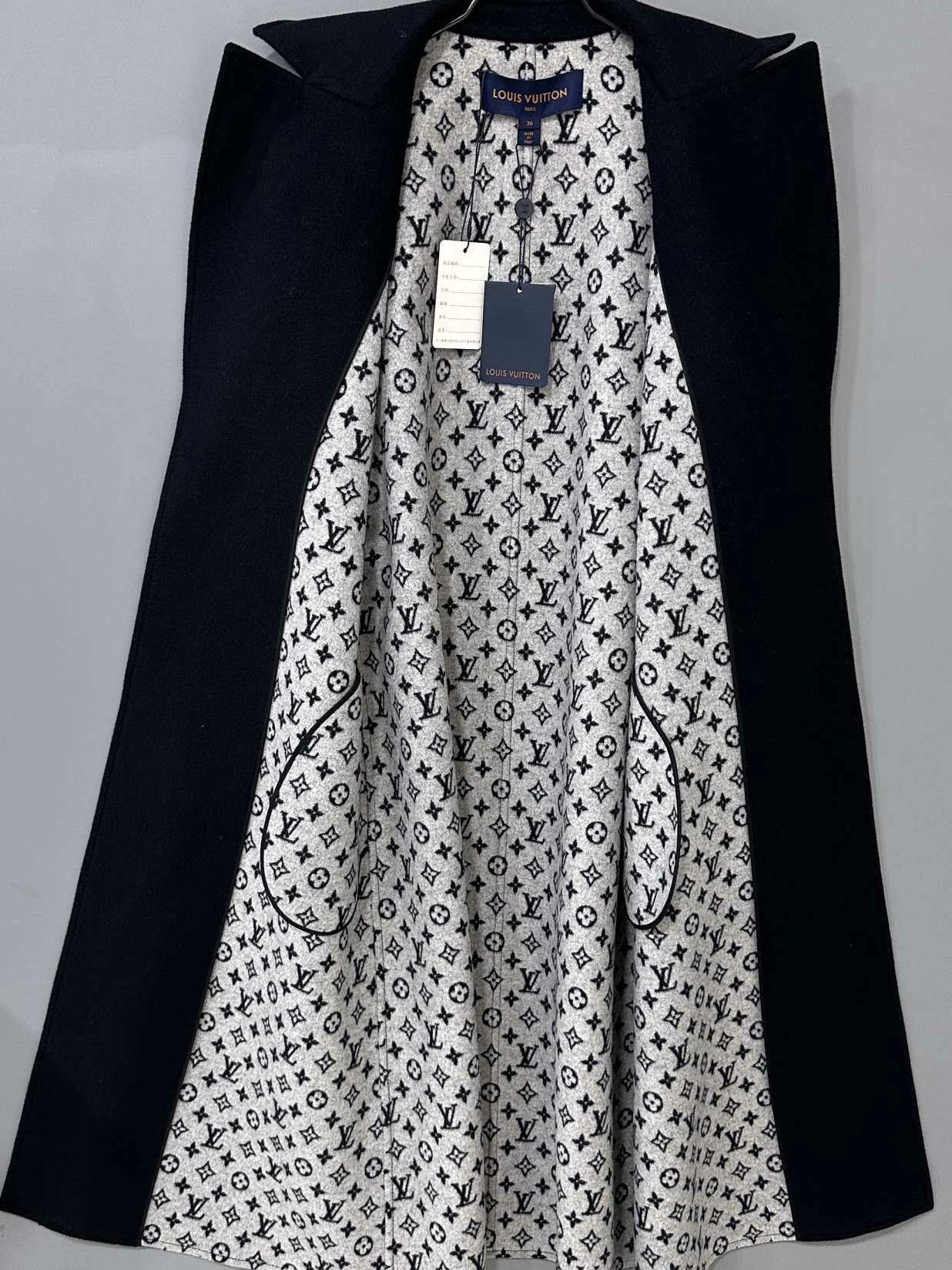 Louis Vuitton Louis Vuitton Black Belt it_36 Women Size XS / US 0-2 / IT 36-38 - 4 Thumbnail