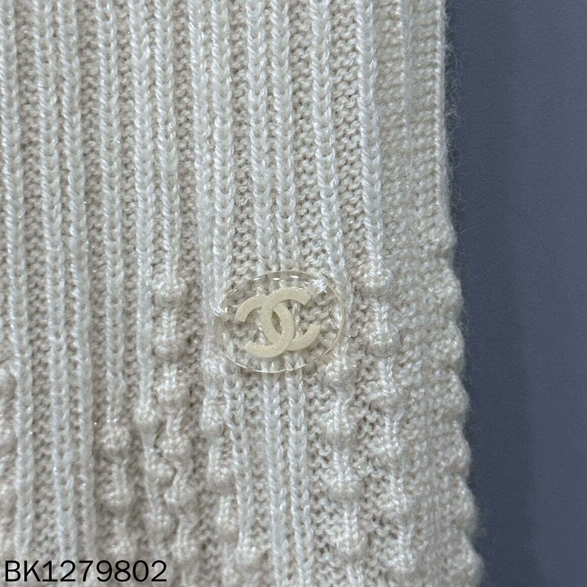 Chanel Chanel Knit White Dress M Women Size M / US 6-8 / IT 42-44 - 4 Thumbnail