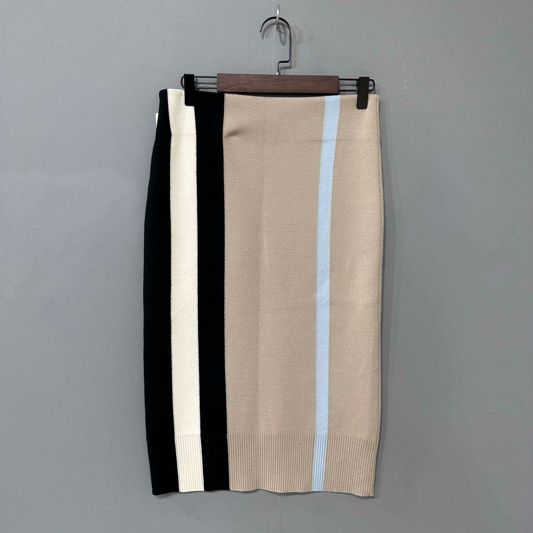Burberry Burberry Wool Multi Skirt 28 Women Size 28" / US 6 / IT 42 - 2 Thumbnail