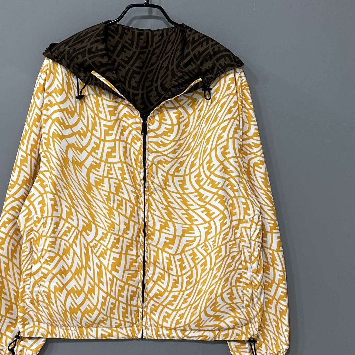 Gucci Gucci Beige Jacket M Women Size M / US 6-8 / IT 42-44 - 4 Thumbnail