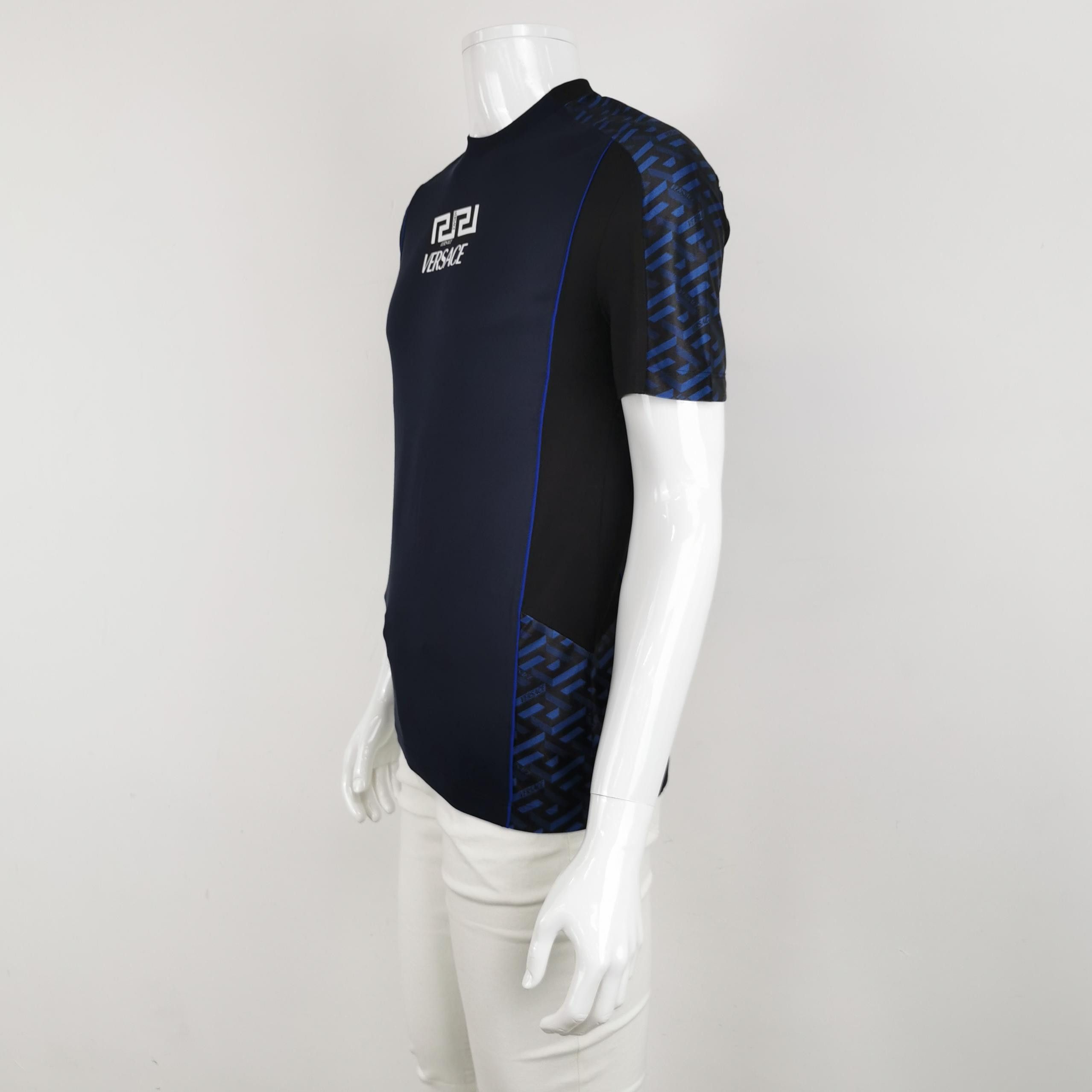 Versace Versace Logo Graphic T-Shirt US XS Size US XS / EU 42 / 0 - 3 Thumbnail