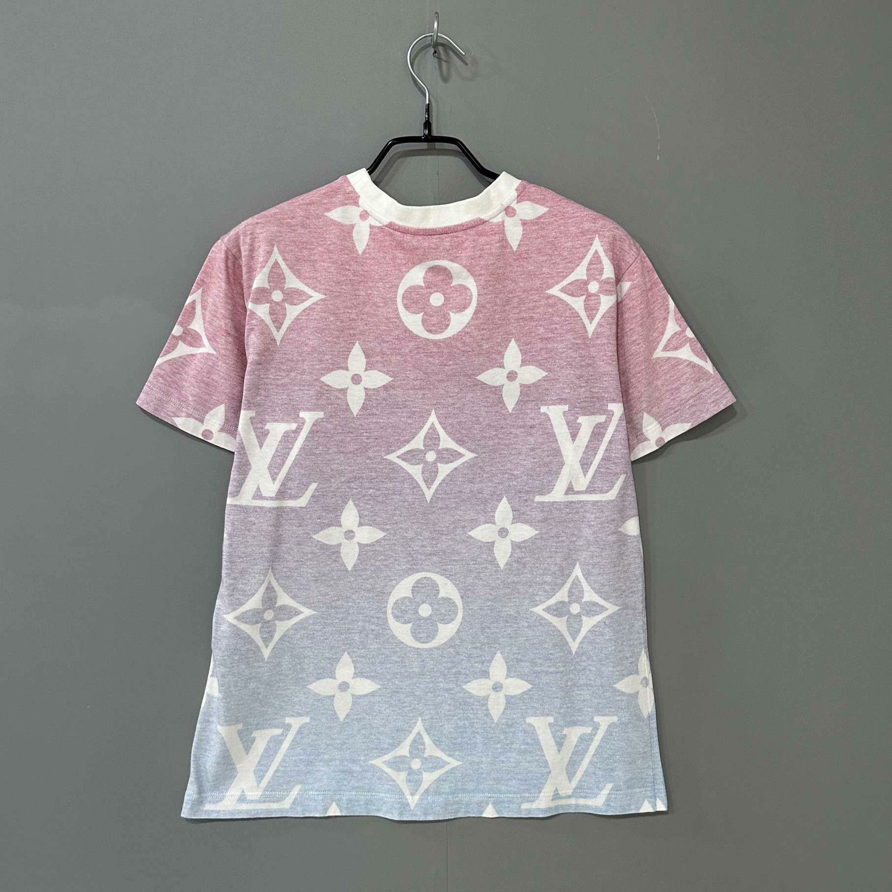 Louis Vuitton Louis Vuitton Tie-Dye Gradient Multi T-Shirt S Women Size S / US 4 / IT 40 - 3 Thumbnail