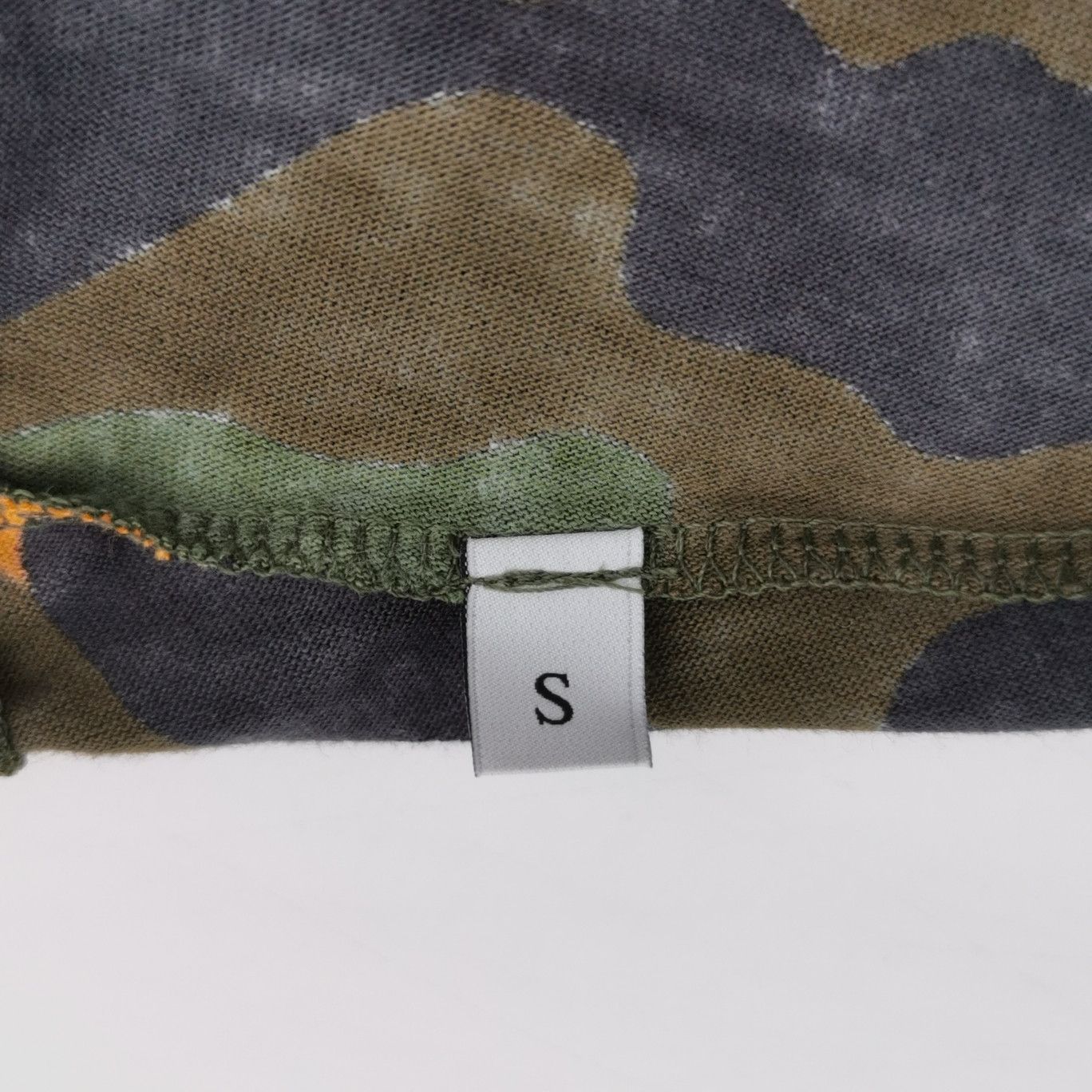 Valentino Valentino Camo Rockstud T-Shirt Size S Size US S / EU 44-46 / 1 - 8 Thumbnail