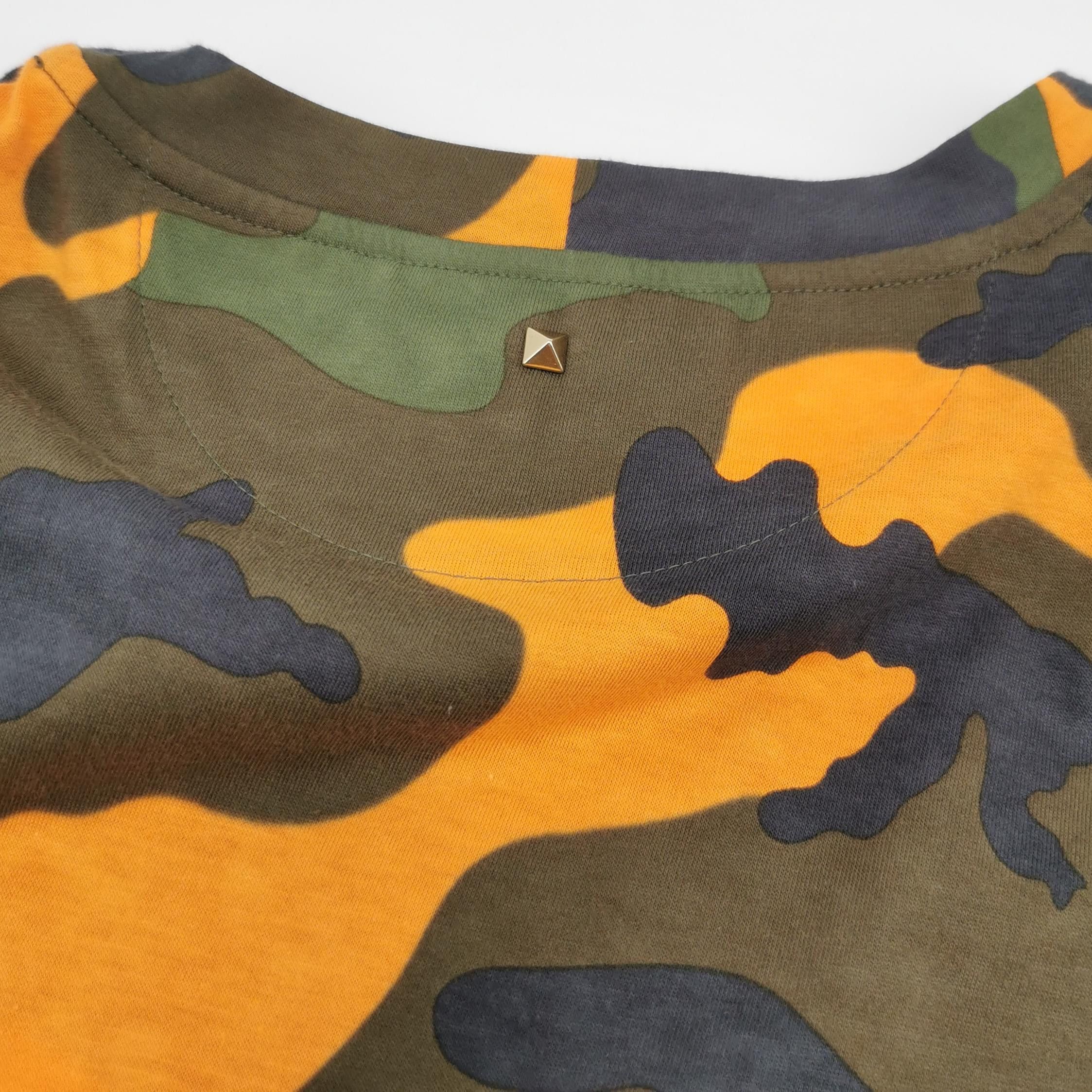 Valentino Valentino Camo Rockstud T-Shirt Size S Size US S / EU 44-46 / 1 - 5 Thumbnail