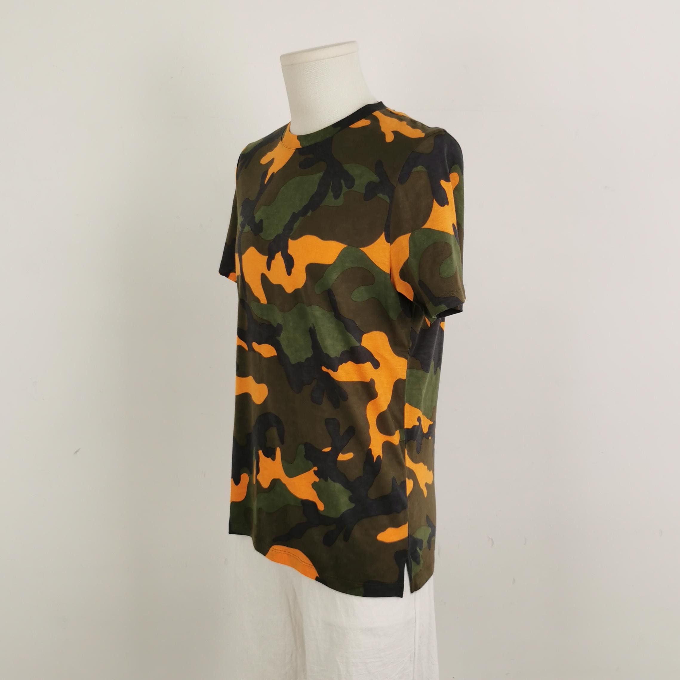 Valentino Valentino Camo Rockstud T-Shirt Size S Size US S / EU 44-46 / 1 - 3 Thumbnail