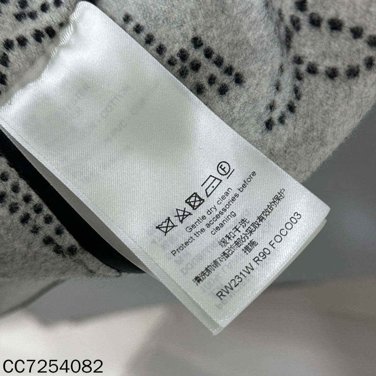 Louis Vuitton Louis Vuitton Heavy Coat s Men Size US S / EU 44-46 / 1 - 5 Thumbnail