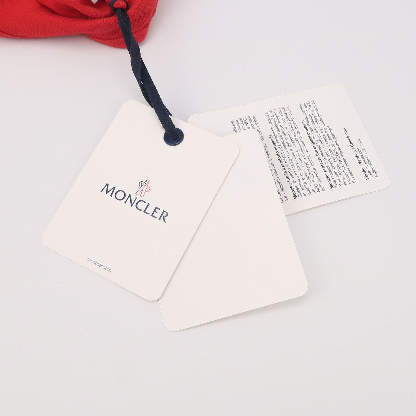 Moncler Moncler Logo Patch T-Shirt Size S Size US S / EU 44-46 / 1 - 5 Thumbnail
