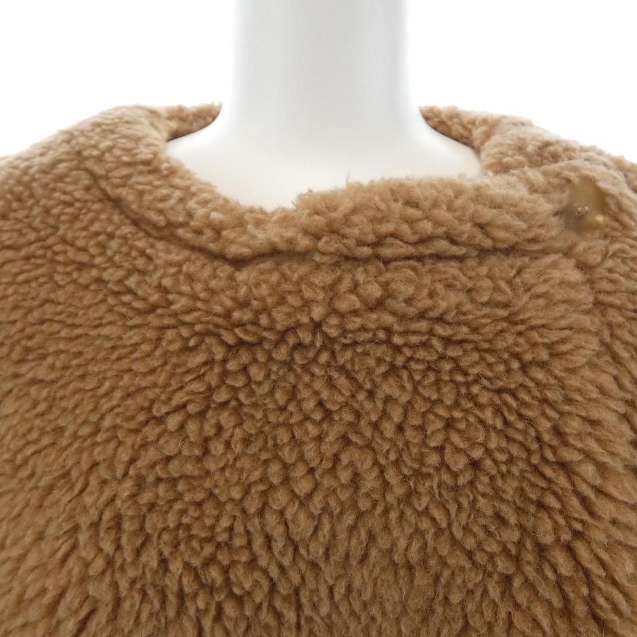 Max Mara Max Mara Max Mara Teddy Bear Camel Silk Cape Textile Outerwear 473604 DUTY FREE for USA Size ONE SIZE - 5 Thumbnail