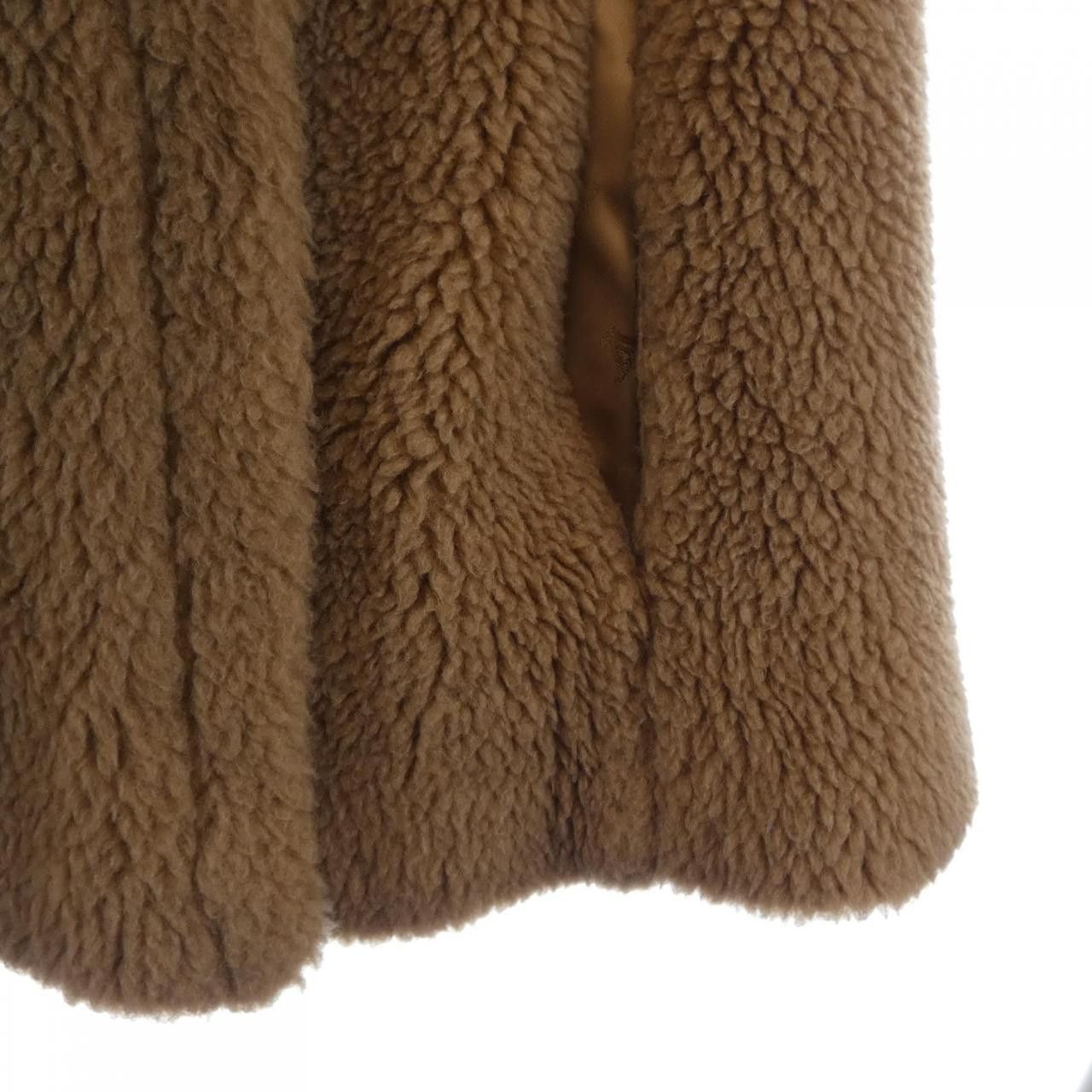 Max Mara Max Mara Max Mara Teddy Bear Camel Silk Cape Textile Outerwear 473604 DUTY FREE for USA Size ONE SIZE - 6 Thumbnail