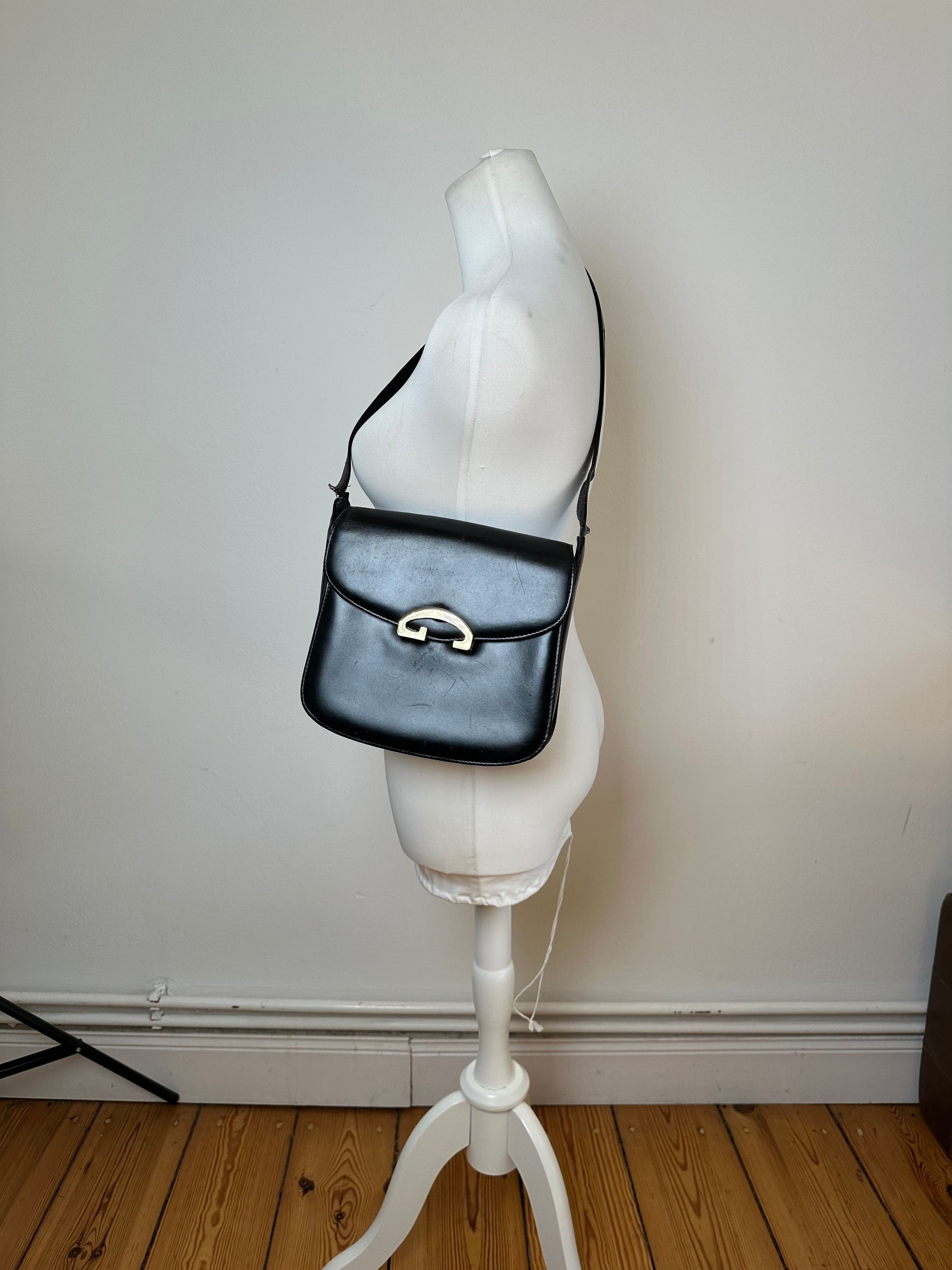 Gucci Vintage Leather G Clasp Flap Shoulder Bag Black Size ONE SIZE - 4 Thumbnail