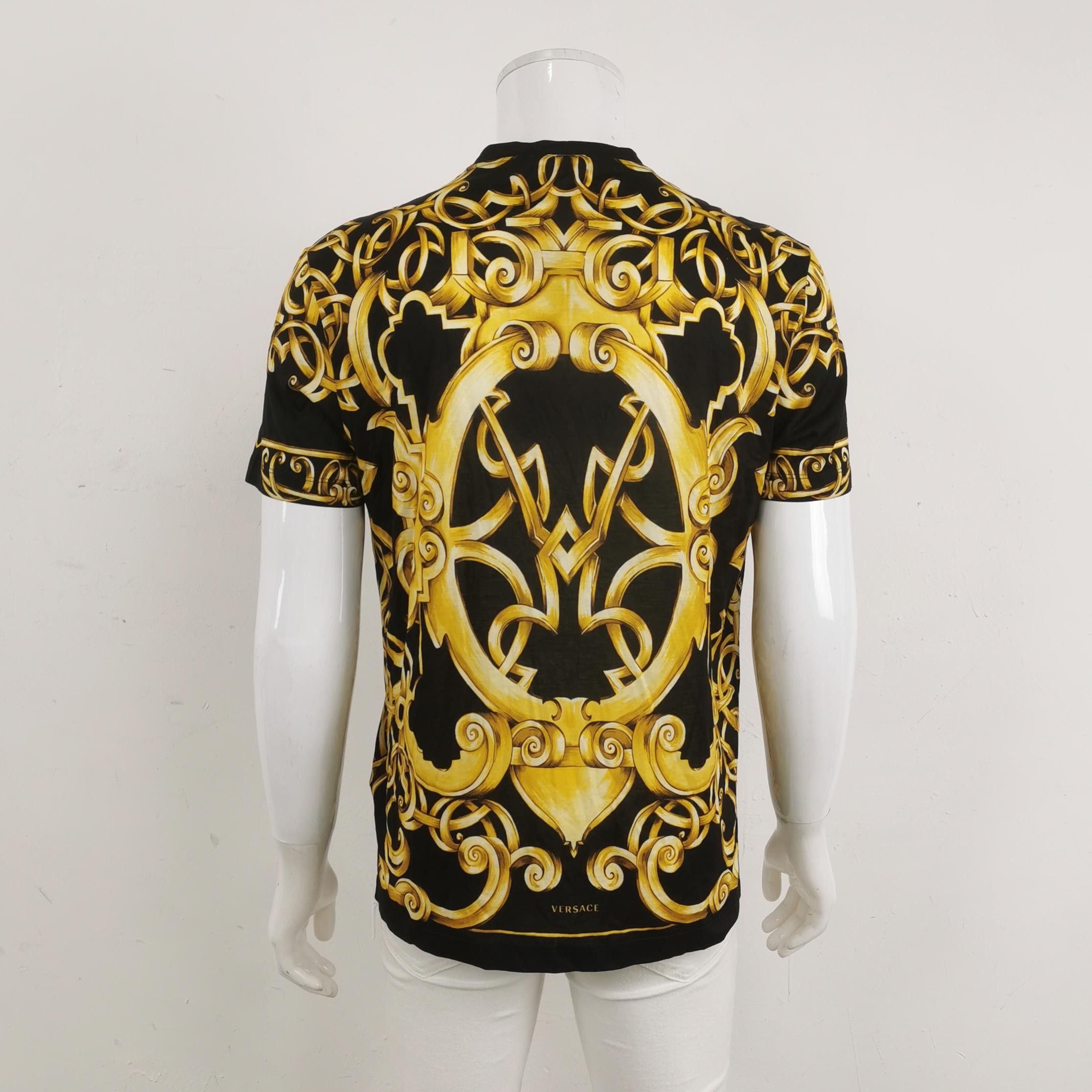 Versace Versace Gold Baroque Print T-Shirt Size L Size US L / EU 52-54 / 3 - 3 Thumbnail