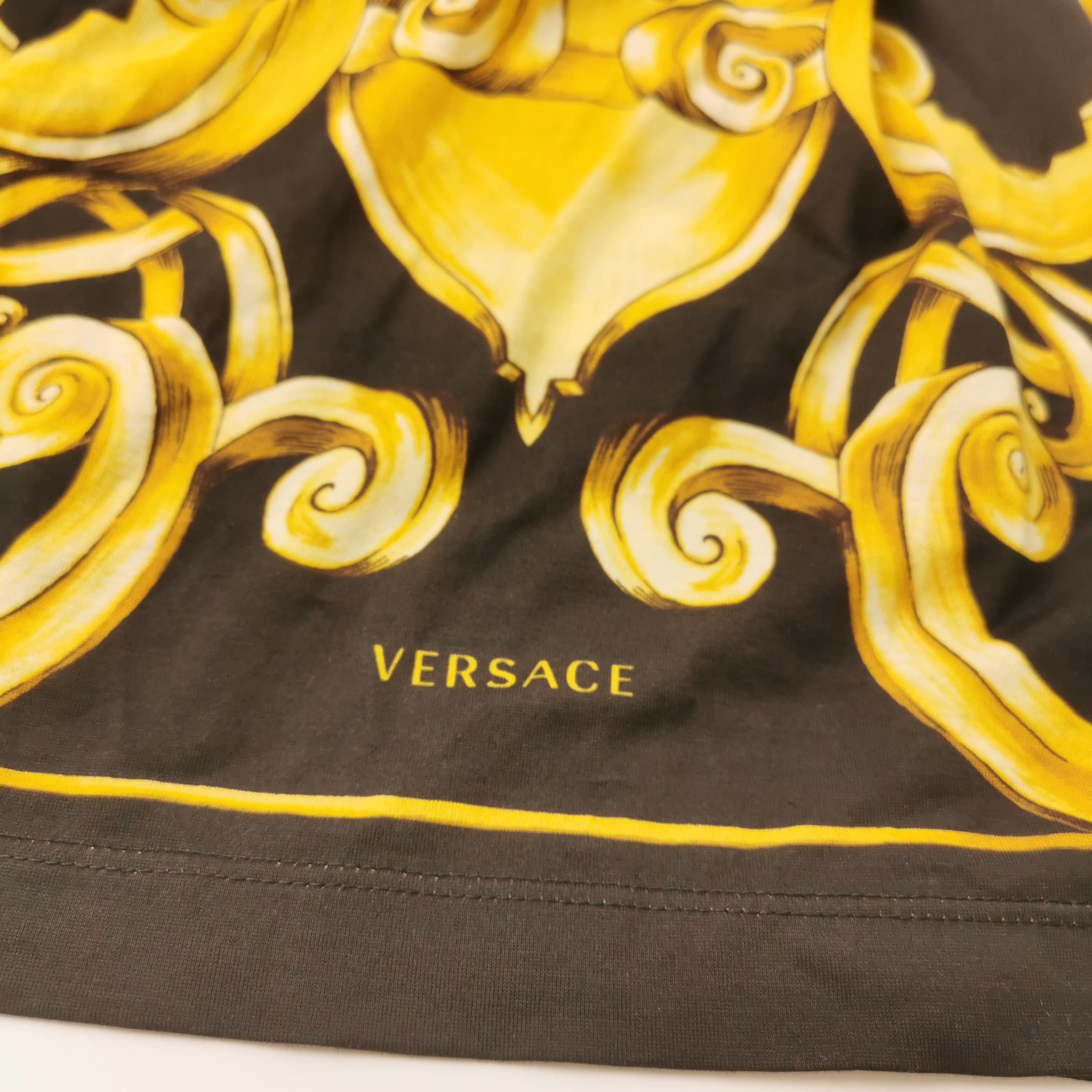 Versace Versace Gold Baroque Print T-Shirt Size L Size US L / EU 52-54 / 3 - 4 Thumbnail