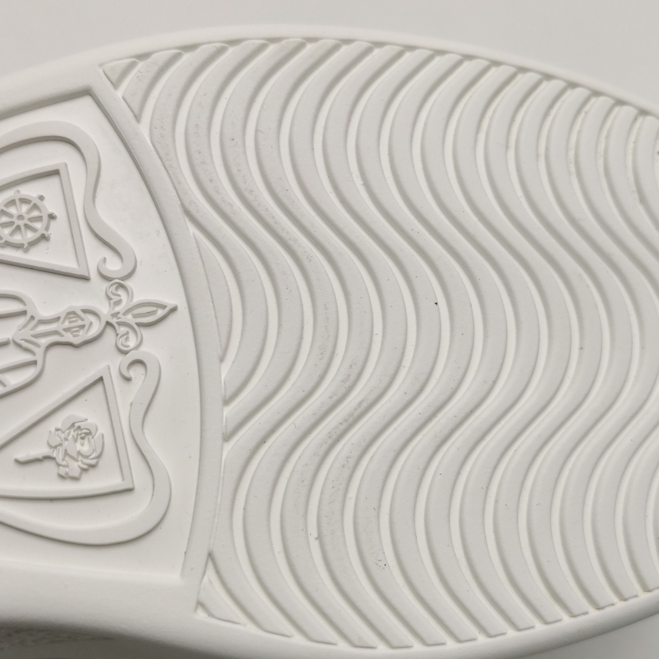 Gucci Gucci Elastic Band Ace Sneakers 38.5 Size US 5.5 / EU 38 - 9 Thumbnail