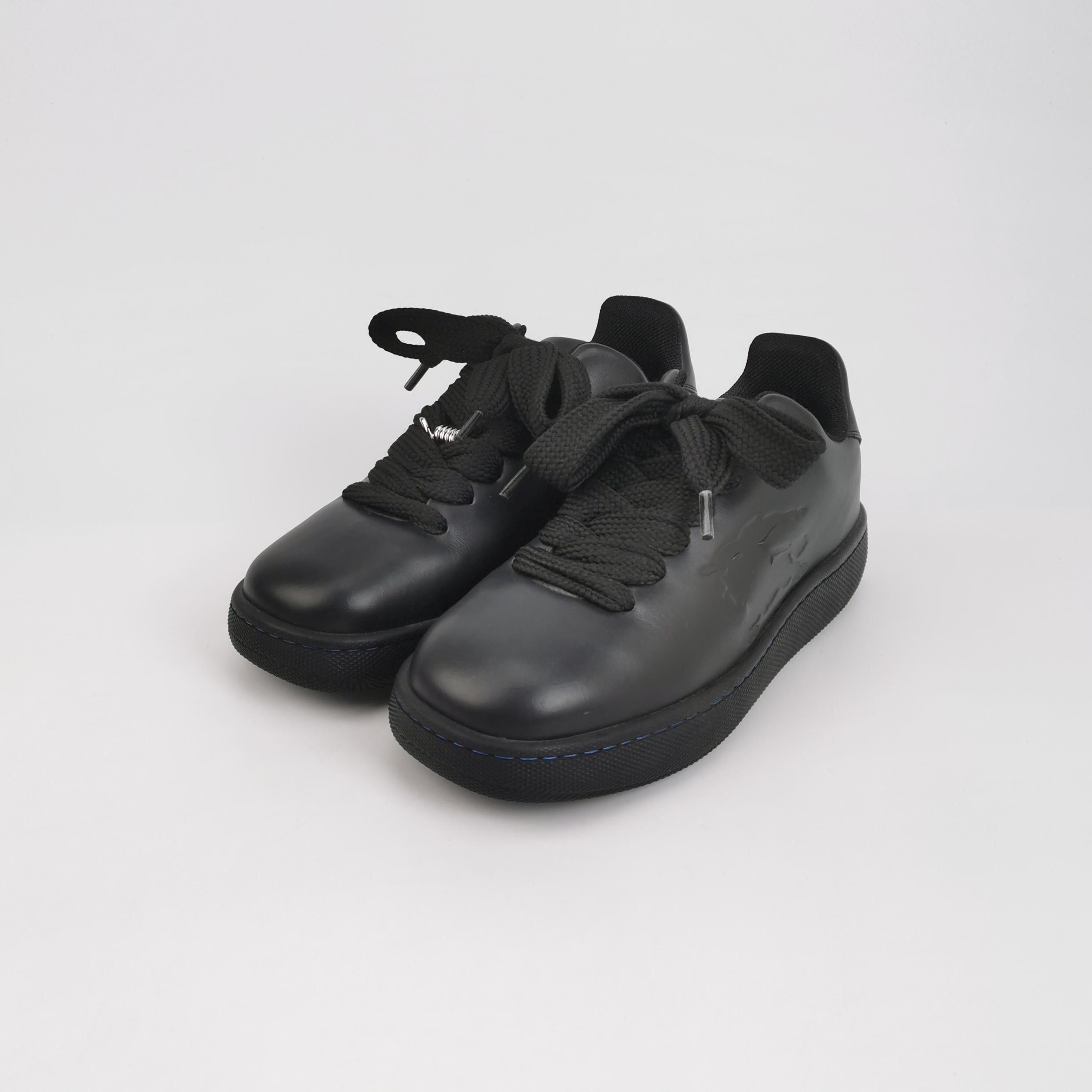 Burberry Burberry Embossed Logo Leather Low-Top Sneakers 40 Size US 7 / EU 40 - 2 Thumbnail