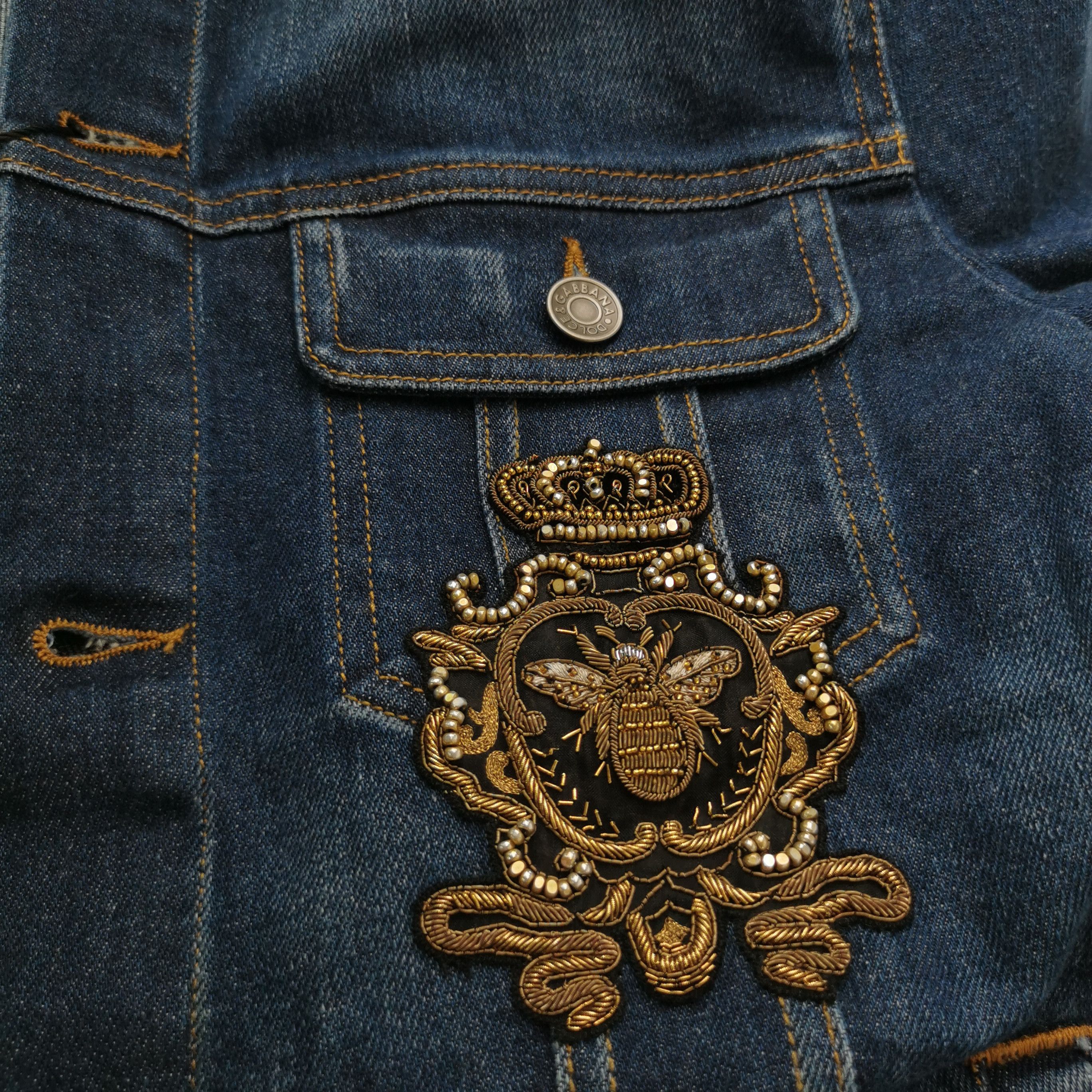 Dolce & Gabbana Dolce & Gabbana Bee Embroidered Denim Jacket Size 44 Size US S / EU 44-46 / 1 - 4 Thumbnail