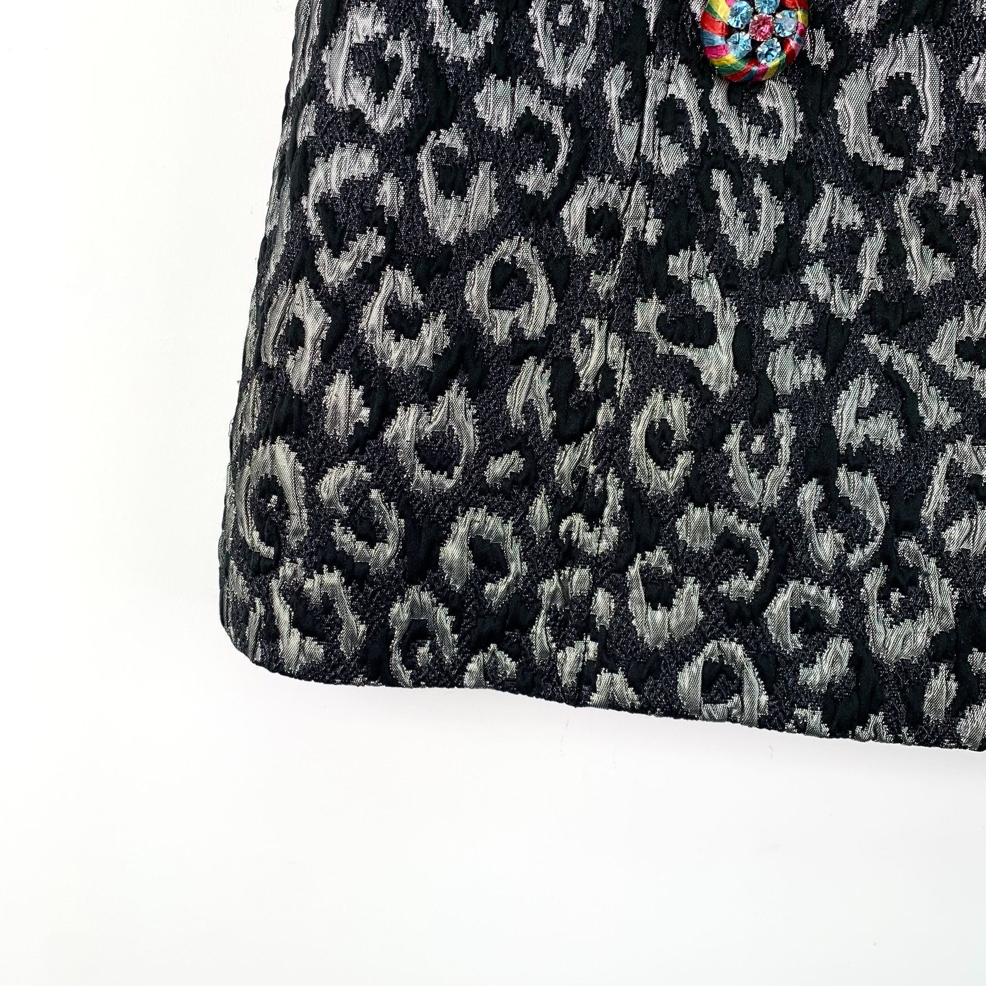Dolce & Gabbana Dolce & Gabbana Leopard Jeweled Button Mini Skirt 40 Size 27" / US 4 / IT 40 - 5 Thumbnail