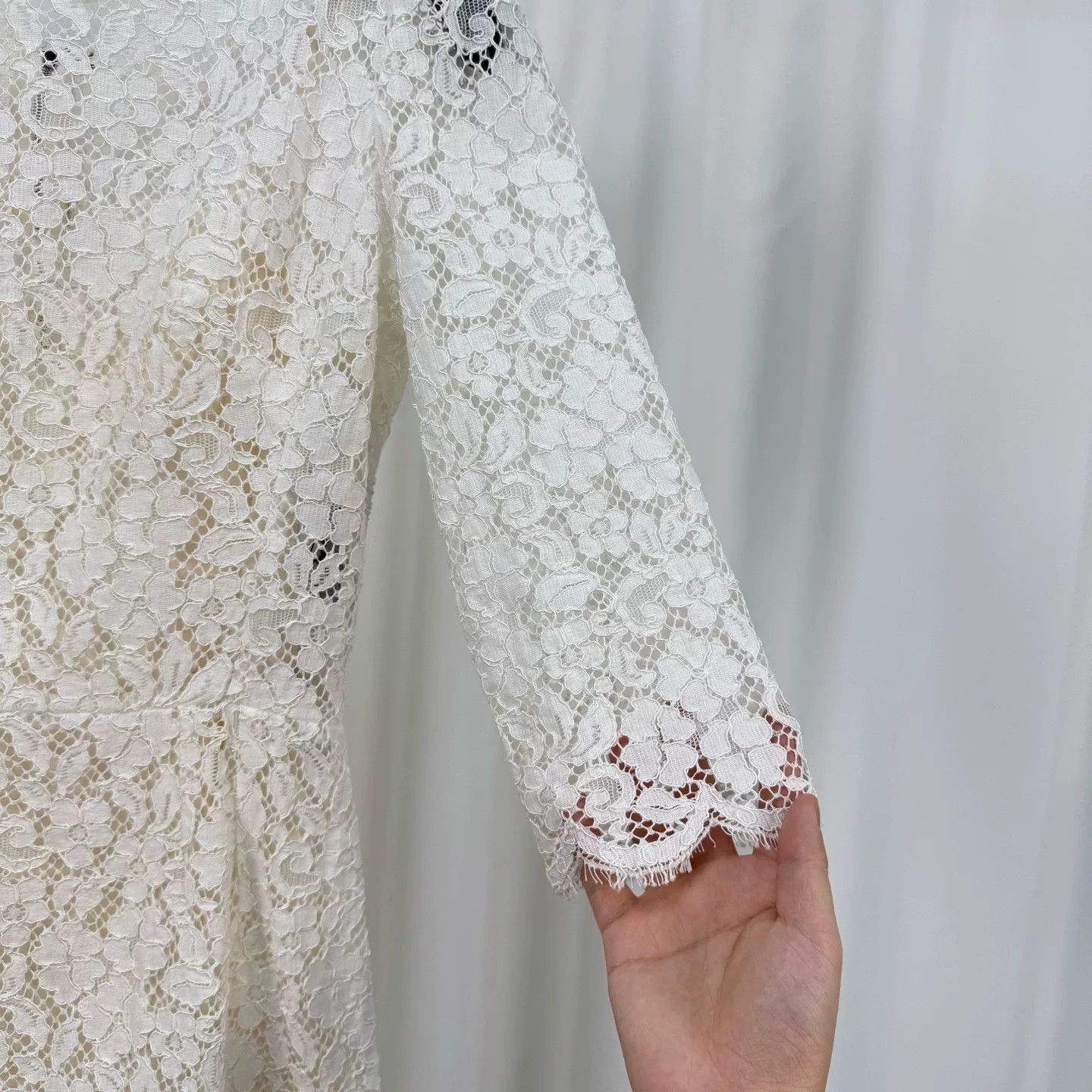 Dolce & Gabbana Dolce & Gabbana Crystal Button Lace Midi Dress 40 Size S / US 4 / IT 40 - 5 Thumbnail