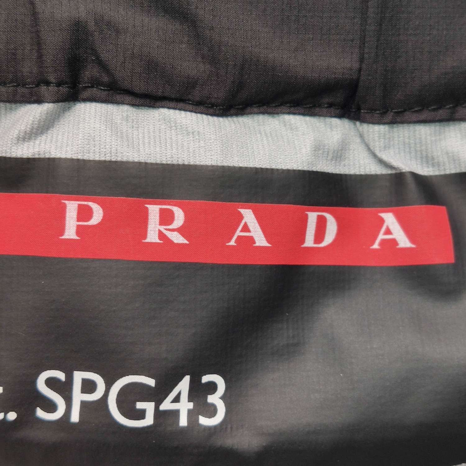 Prada Prada Linea Rossa Logo Patch Nylon Pants Size 34 Size US 34 / EU 50 - 7 Thumbnail