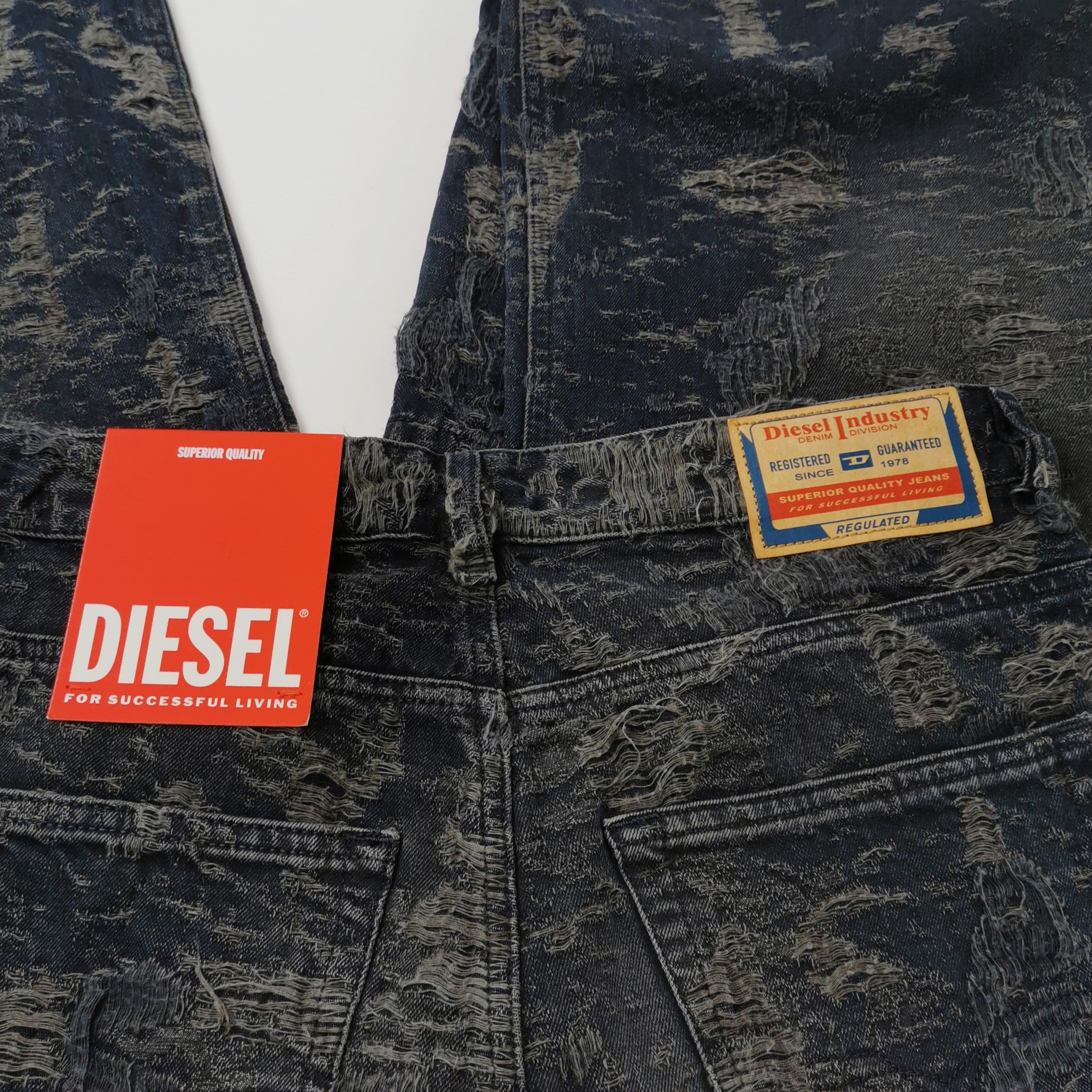Diesel Diesel Distressed Denim Jeans 26 Size US 26 / EU 42 - 4 Thumbnail