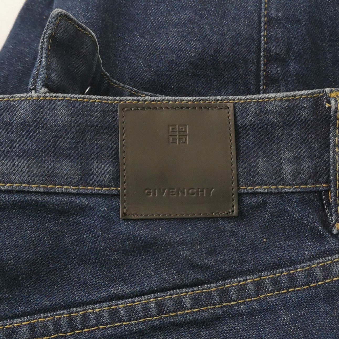 Givenchy Givenchy Dark Wash Slim Fit Denim Jeans 35 Size US 35 - 4 Thumbnail