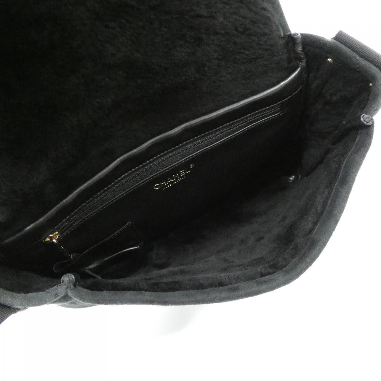 Chanel Chanel Chanel Shearling Shoulder Bag Fur Shoulder Bag 32345 DUTY FREE for USA Size ONE SIZE - 9 Thumbnail