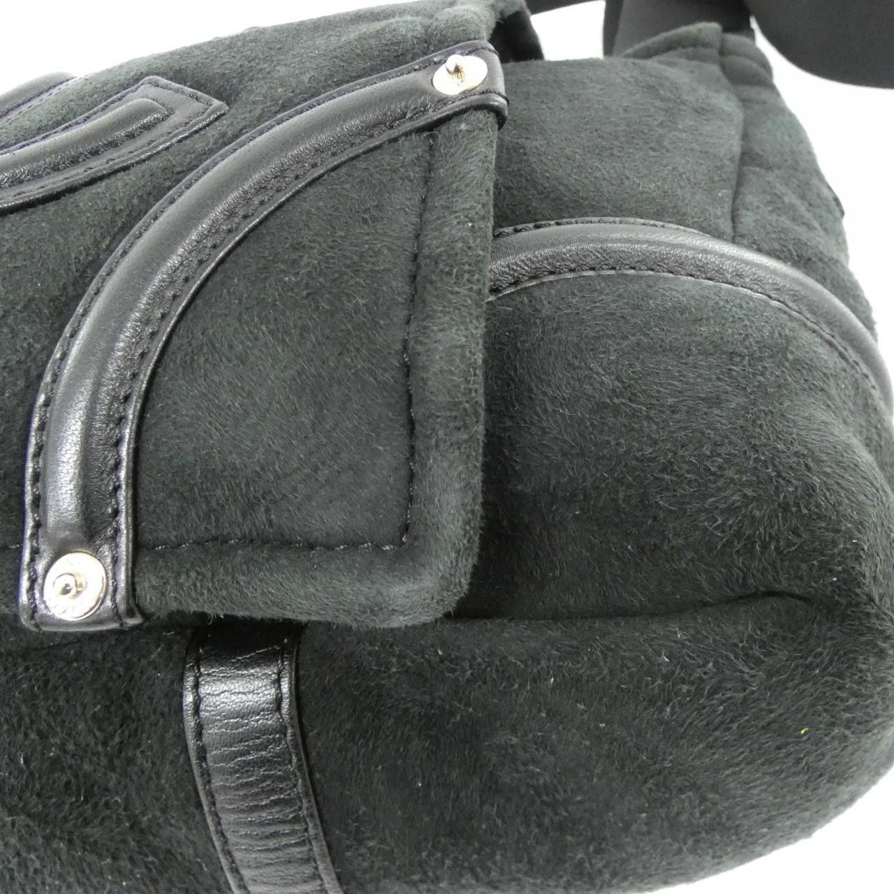 Chanel Chanel Chanel Shearling Shoulder Bag Fur Shoulder Bag 32345 DUTY FREE for USA Size ONE SIZE - 4 Thumbnail