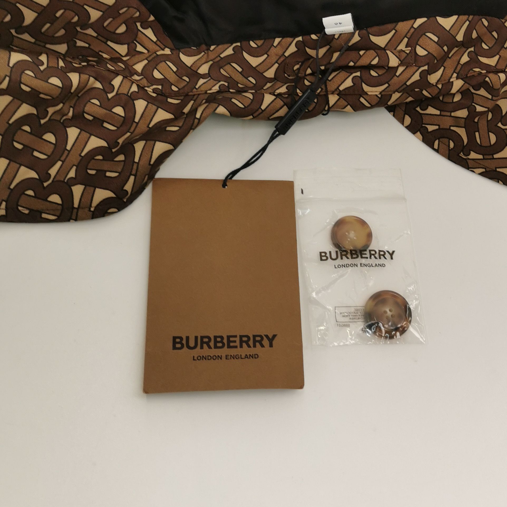 Burberry Burberry TB Monogram Car Coat Size 46 Size US S / EU 44-46 / 1 - 5 Thumbnail