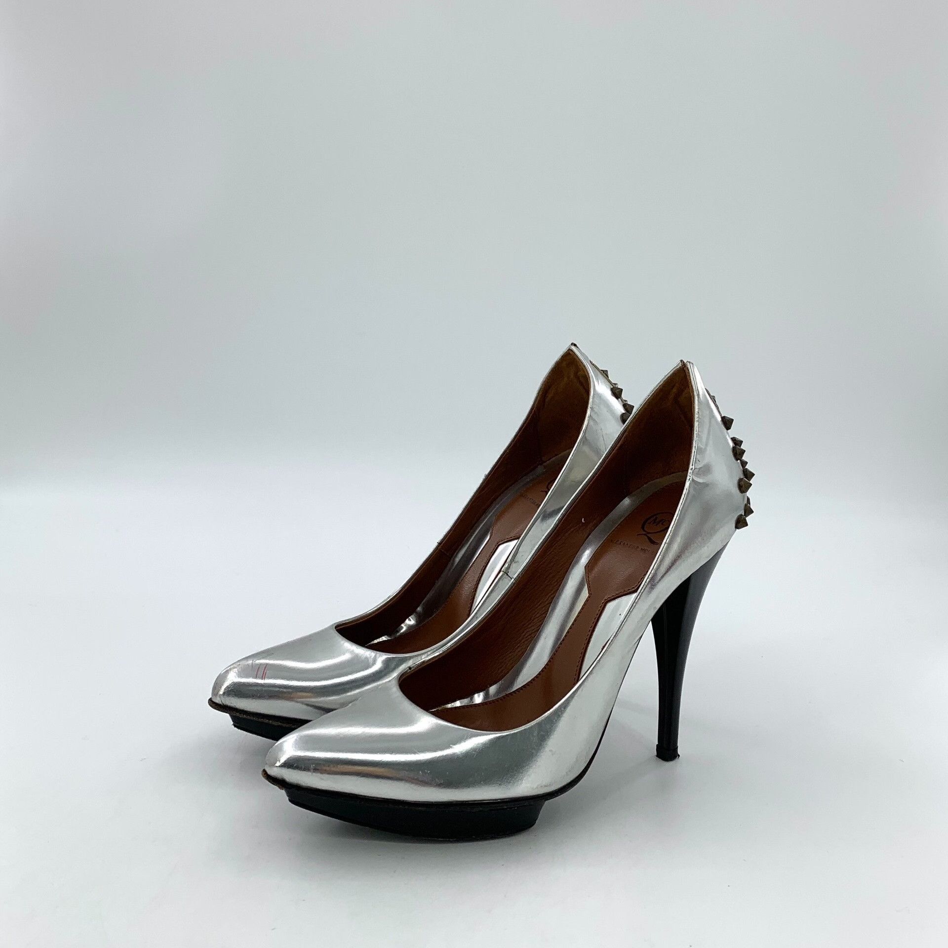 Alexander McQueen Alexander McQueen Silver Studded Heels 36 Size US 6 / IT 36 - 2 Thumbnail
