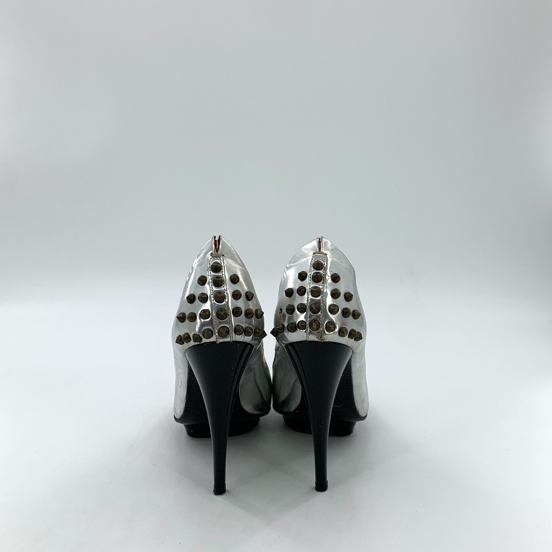 Alexander McQueen Alexander McQueen Silver Studded Heels 36 Size US 6 / IT 36 - 5 Thumbnail