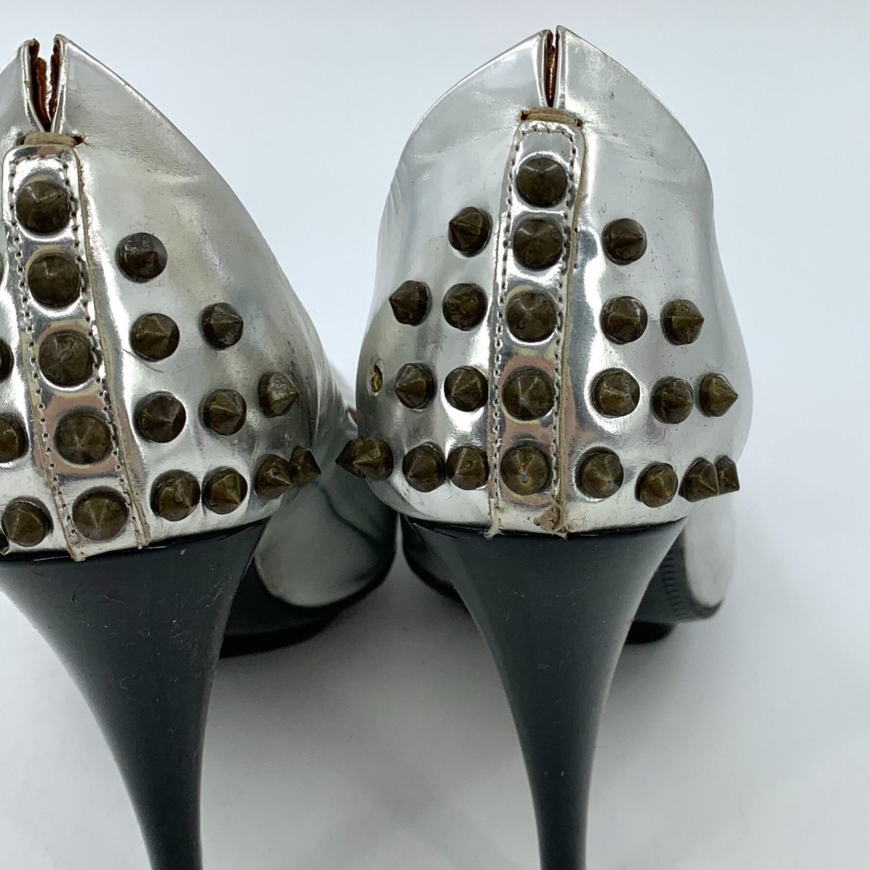 Alexander McQueen Alexander McQueen Silver Studded Heels 36 Size US 6 / IT 36 - 9 Thumbnail